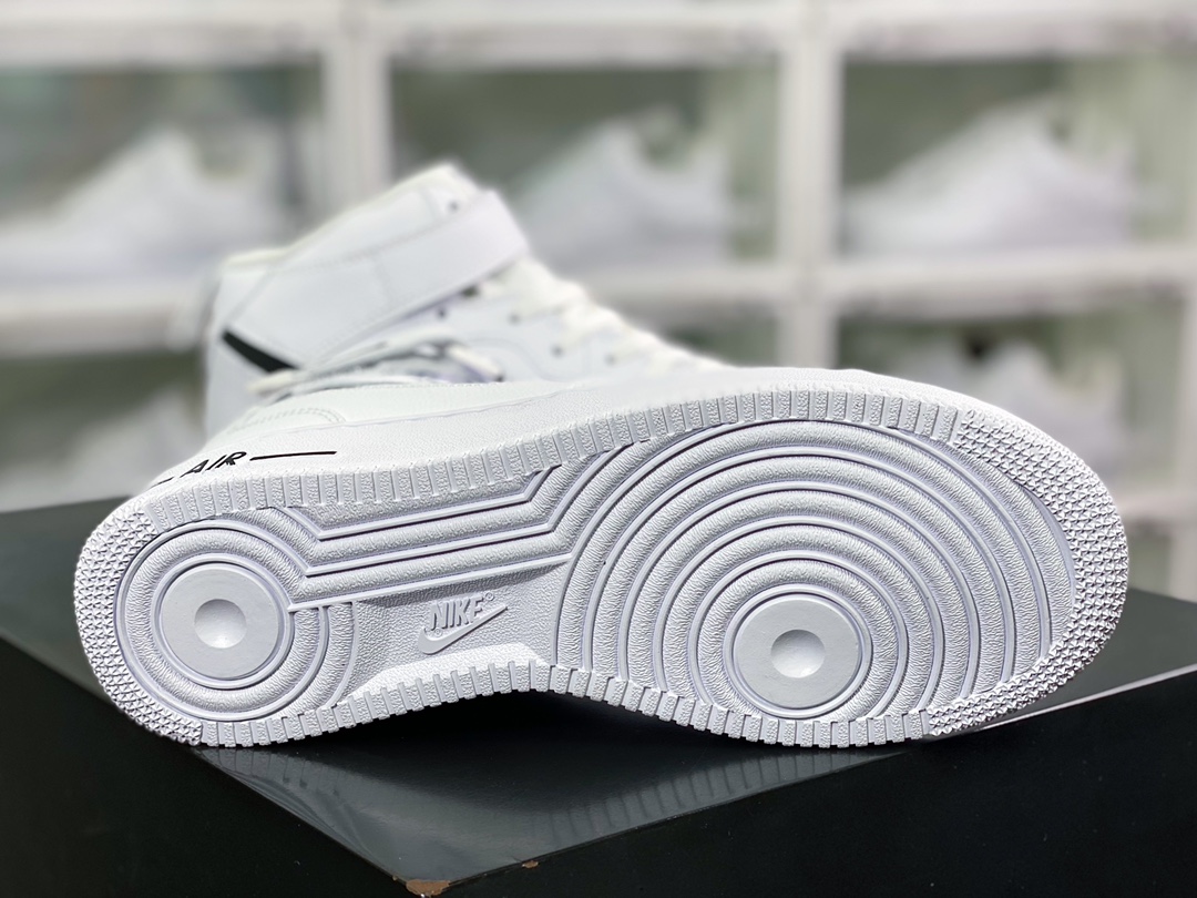 240 Air Force 1 ′07 LV8 Mid Premium”White/black”空军一号CV3039-108