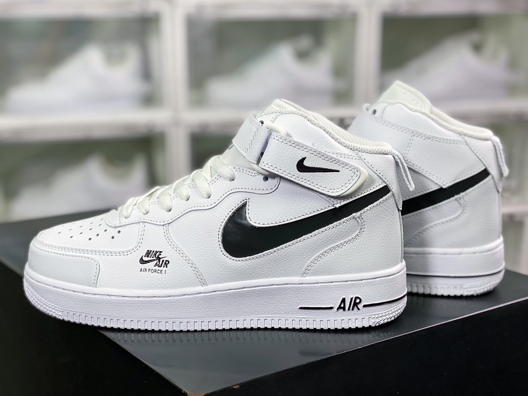 240 Air Force 1 ′07 LV8 Mid Premium”White/black”空军一号CV3039-108