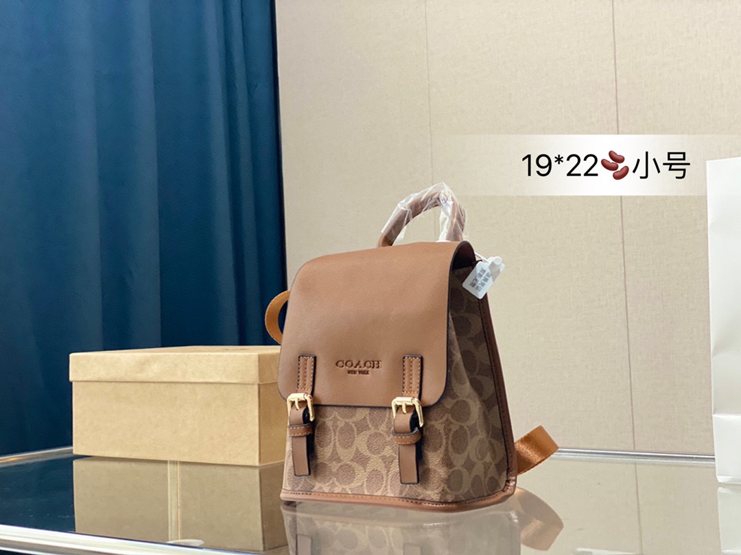 J5 小号  Coach 蔻驰 coach新品双肩包 外部翻盖，容量大的没得说 年轻活力英伦复古可爱girl 19*22 小号