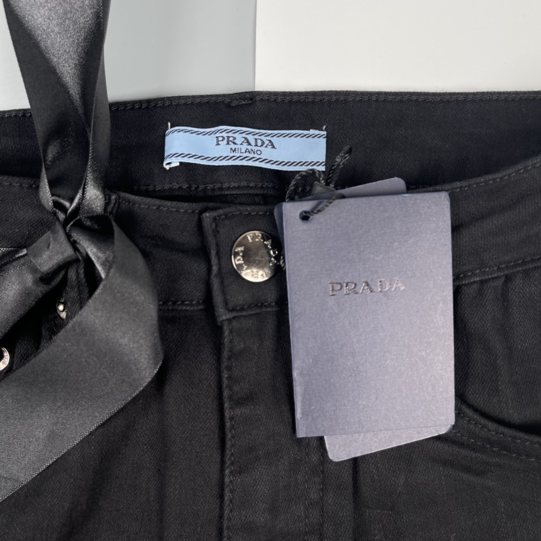 220 PRADA/普拉达 22FW 蝴蝶丝带三角标直筒牛仔裤