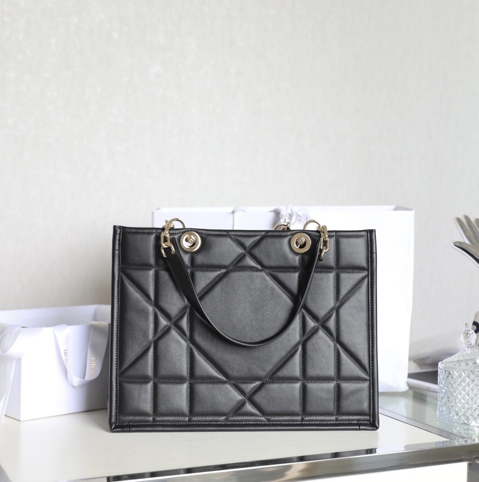 Dior Handbags Tote Bags Black Gold Cowhide Fall/Winter Collection Essential Chains