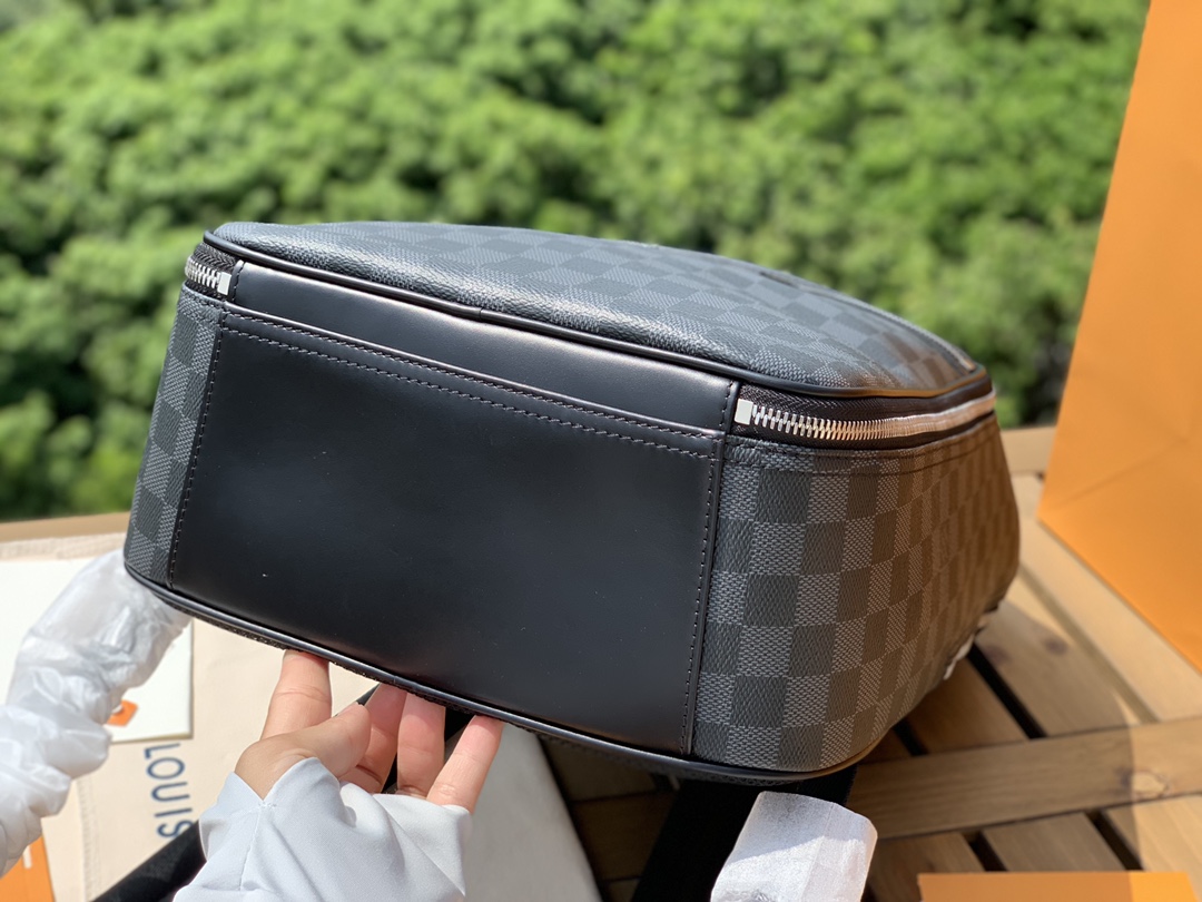 🌼 m45279尺寸28-45-18cmLV 新款MICHAEL 黑灰棋盘格双肩包，这款 Michael