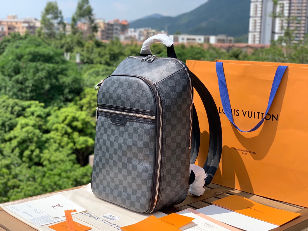 🌼 m45279尺寸28-45-18cmLV 新款MICHAEL 黑灰棋盘格双肩包，这款 Michael