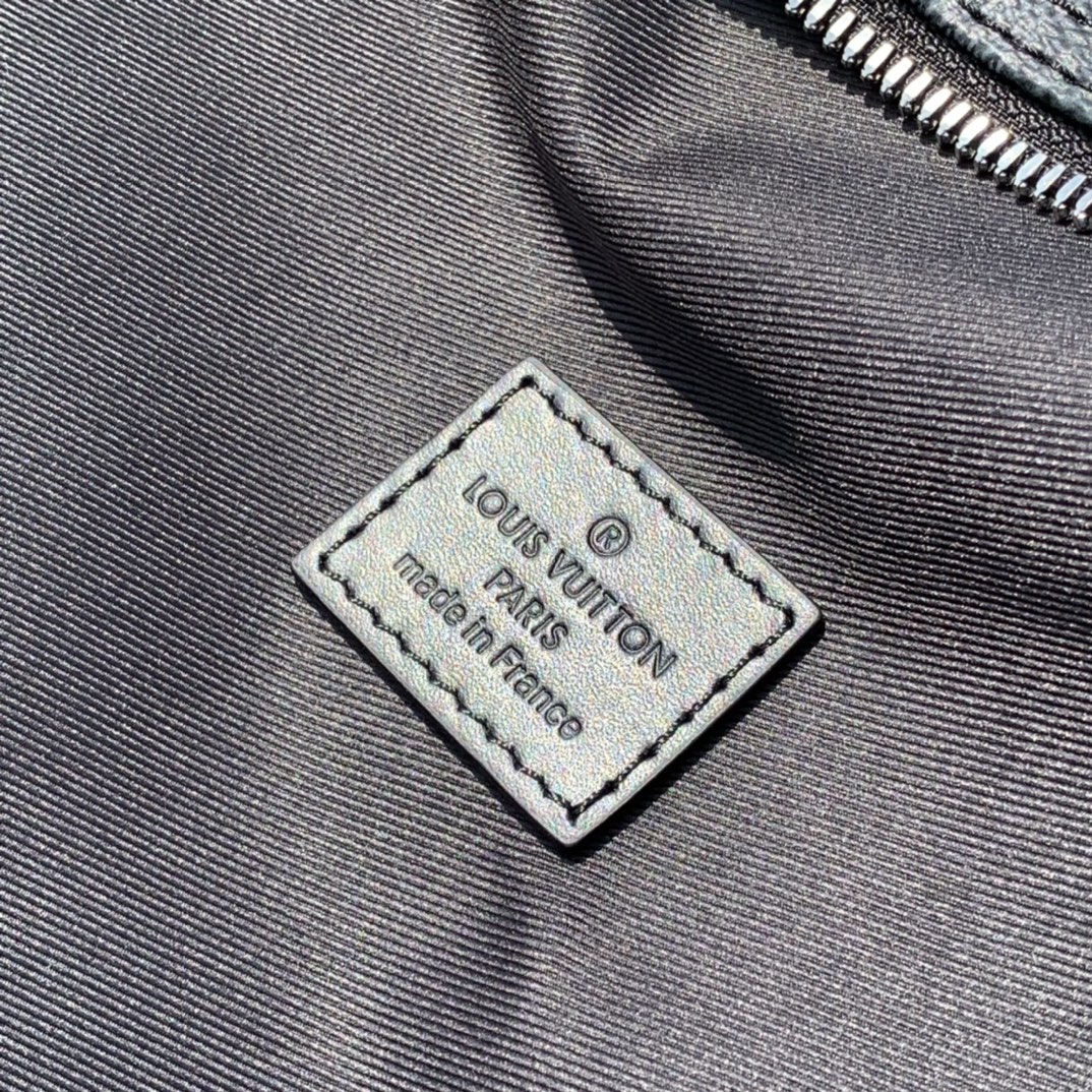 🌼 m45279尺寸28-45-18cmLV 新款MICHAEL 黑灰棋盘格双肩包，这款 Michael