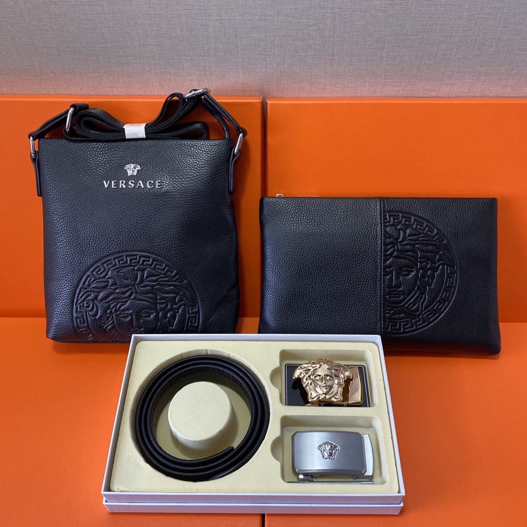 J0 Versace 范思哲  头层皮质组合礼盒包装腰带俩款包包超级组合 公文包包是很实用的选择.手提包日常是非常适合的. 双扣皮带：头层皮质带身搭配3.5cm广州原版扣 尺寸范思哲斜挎包：长20cm宽4cm高21cm\r  范思哲手提包：长25cm宽2cm高16cm