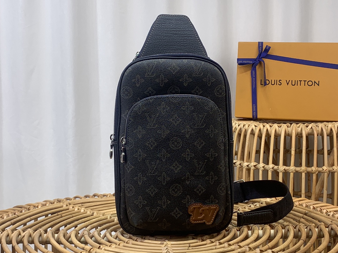 לואי ויטון LV Avenue תיקים תיקי גב תיקי כתף וצד Monogram Canvas קנבס Vintage M46344