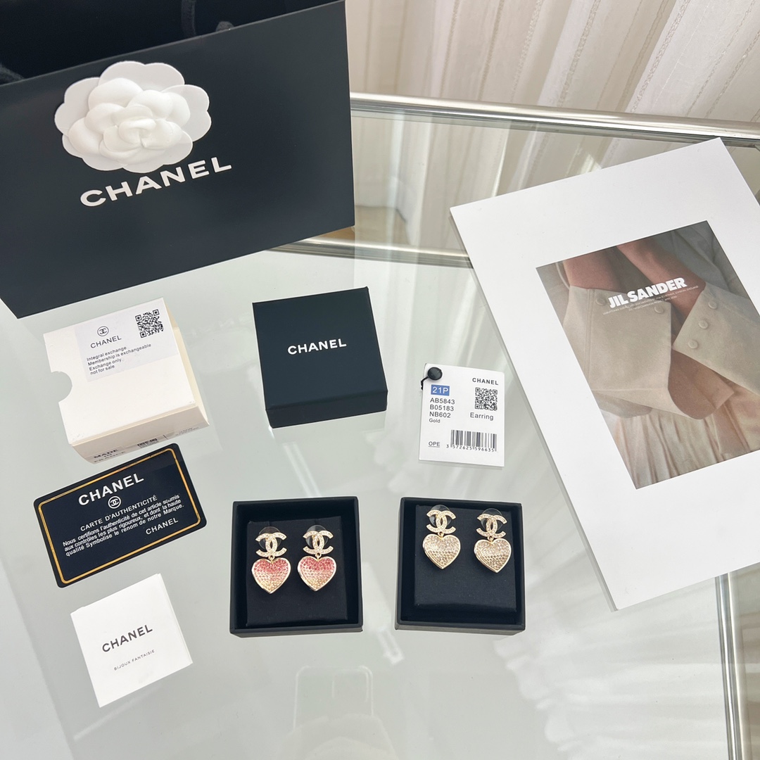 新款☑️CHANEL香奈儿c2双c桃心爱心耳钉耳环