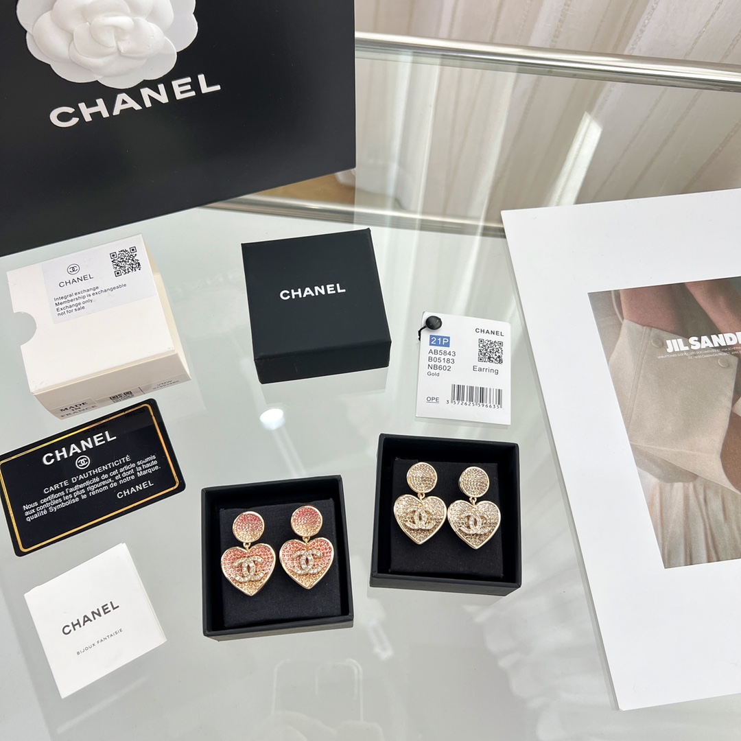 新款☑️CHANEL香奈儿c2双c桃心爱心耳钉耳环