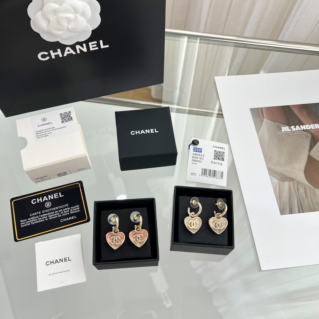 新款☑️CHANEL香奈儿c2双c桃心爱心耳钉耳环