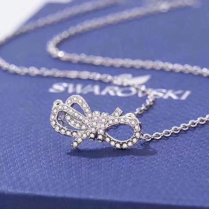  白色浪漫蝴蝶结 锁骨项链 替你说出爱的心愿❤️ 这款精致浪漫项链，富有玩味的设计，️以蝴蝶结作为爱情的