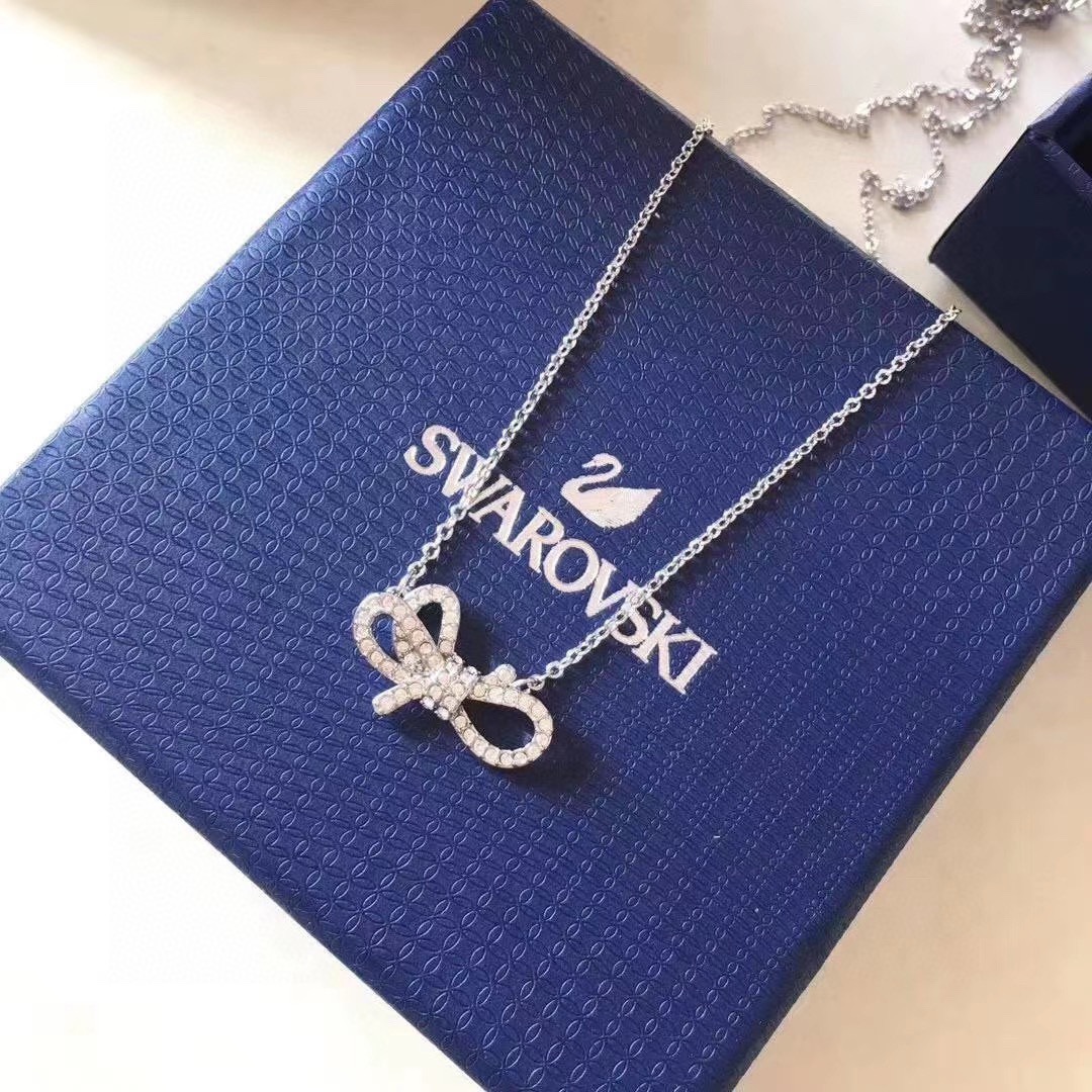  白色浪漫蝴蝶结 锁骨项链 替你说出爱的心愿❤️ 这款精致浪漫项链，富有玩味的设计，️以蝴蝶结作为爱情的