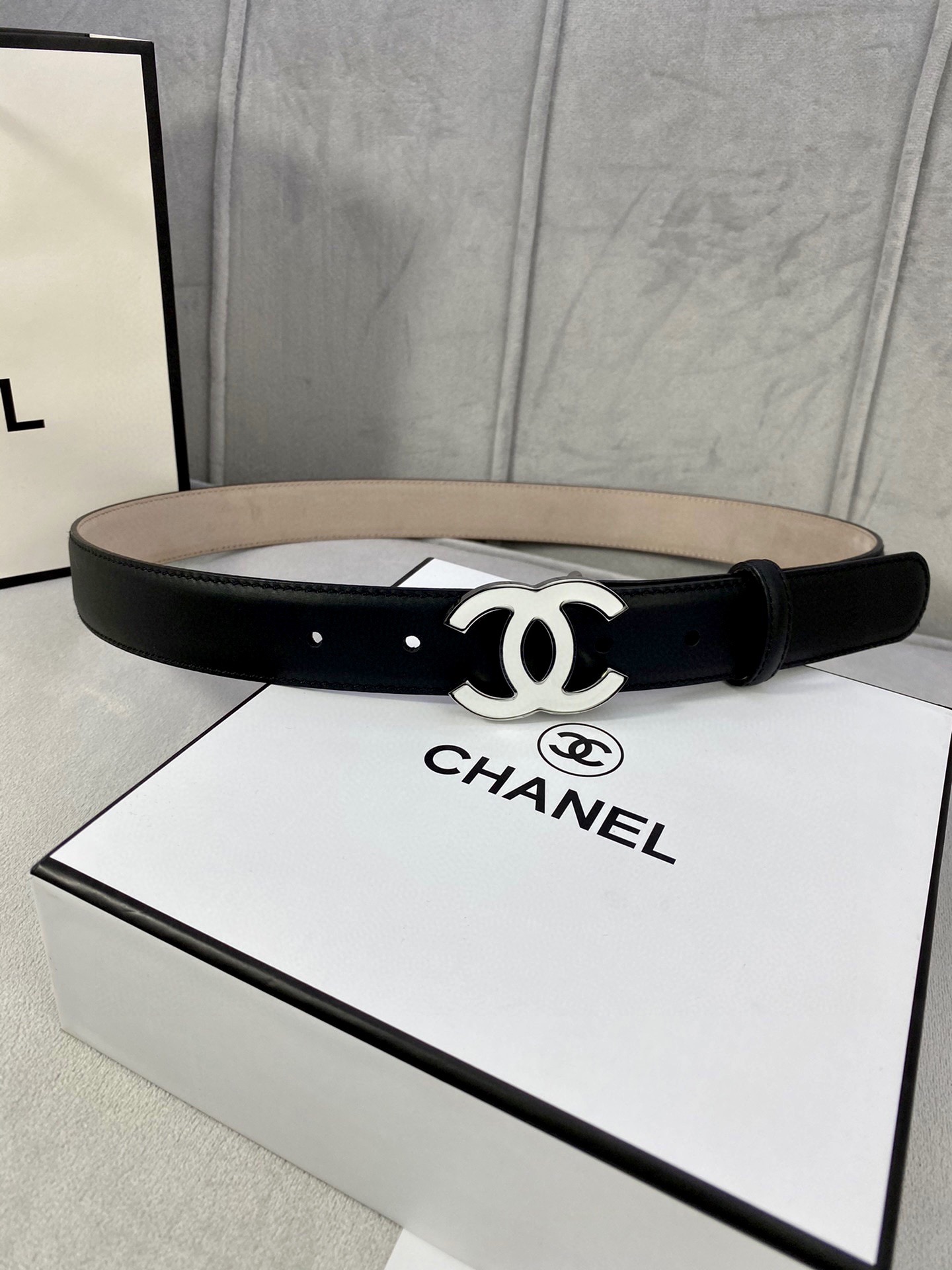 Chanel レディースクラシックウエストベルト 光沢仕上げスエードレザー