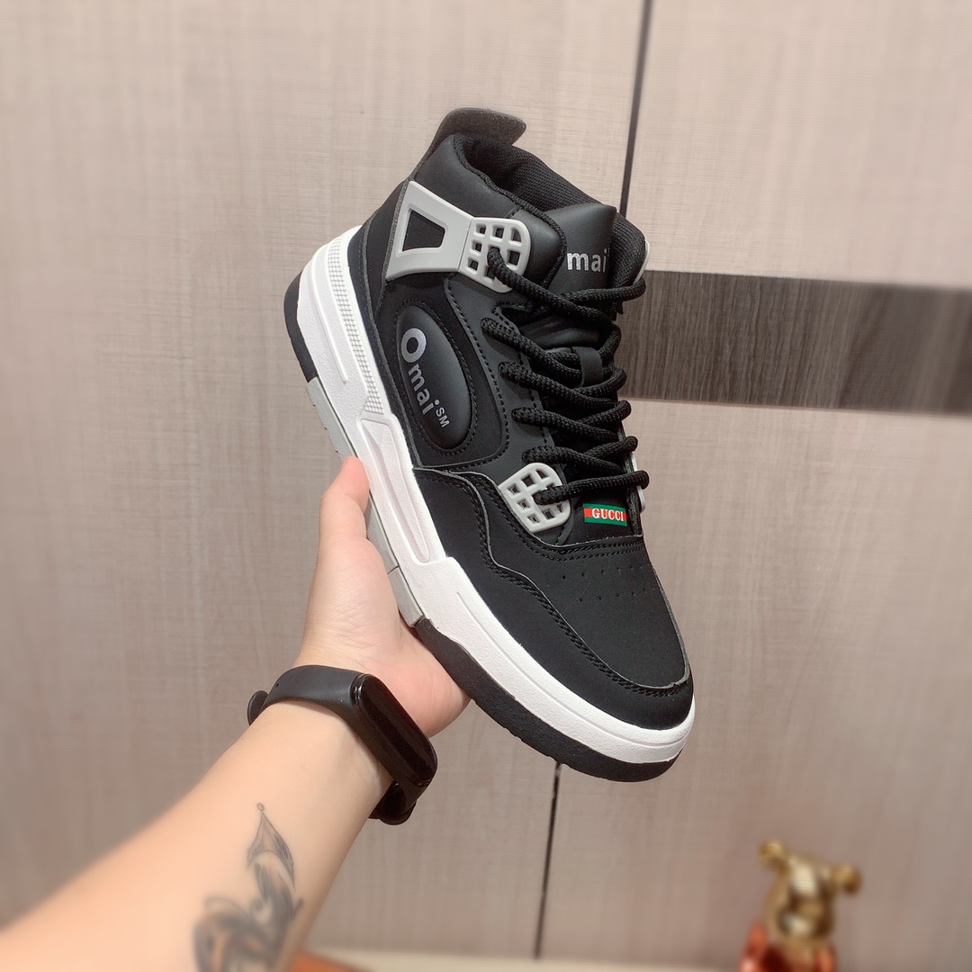 I5 高帮: Gucci  古奇   最新爆款休闲鞋，顶端品牌奢侈～代购，顶级～质量。专柜同卖产品鞋面選用进口透气材质透气运动内里精细做工。原版个性时尚柔软橡膠耐磨防滑大底，上脚轻巧舒适，实物拍摄實物更好看，005码: 38-43。