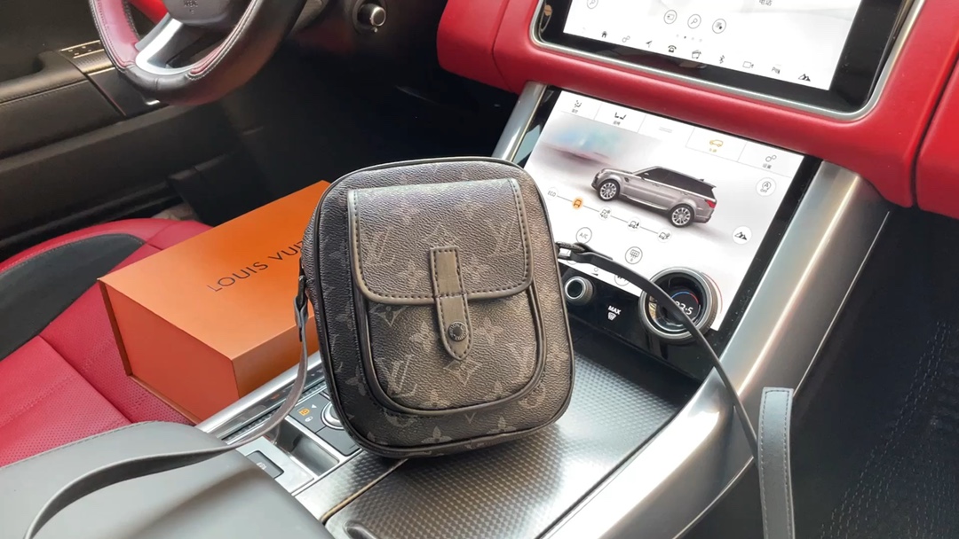 Louis Vuitton 路易威登 LV  相机包 实拍