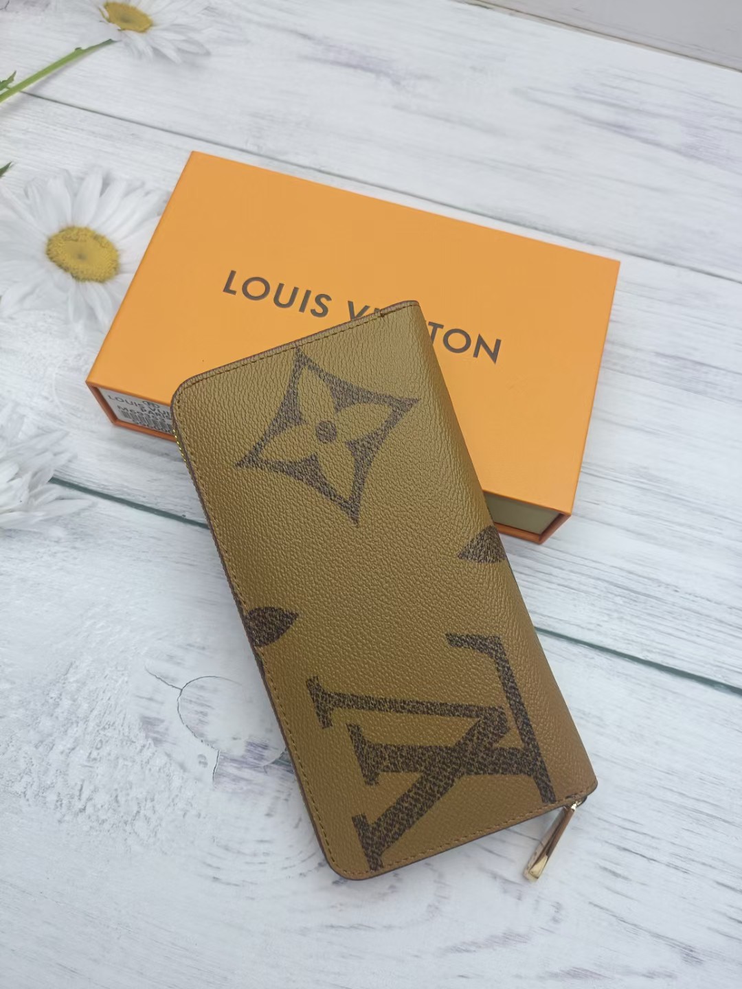 Close-up view of the card slots on the premium leather long wallet.