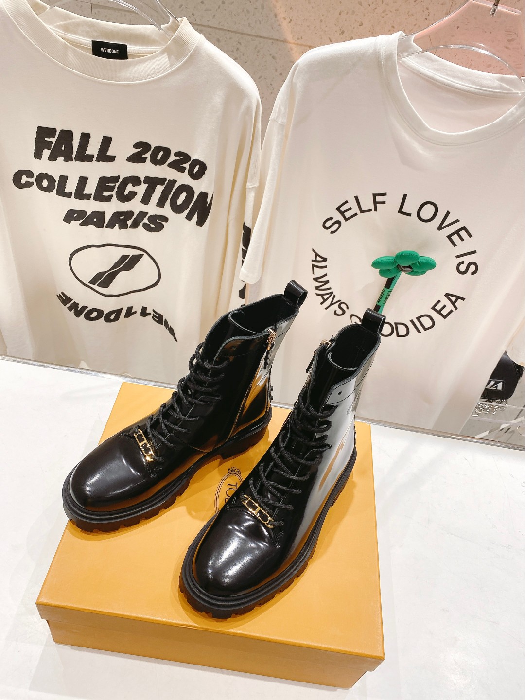 2022 Fashion: Thick-Tweet Belt and Martin Boots – Top Quality Leather, Stylish Design