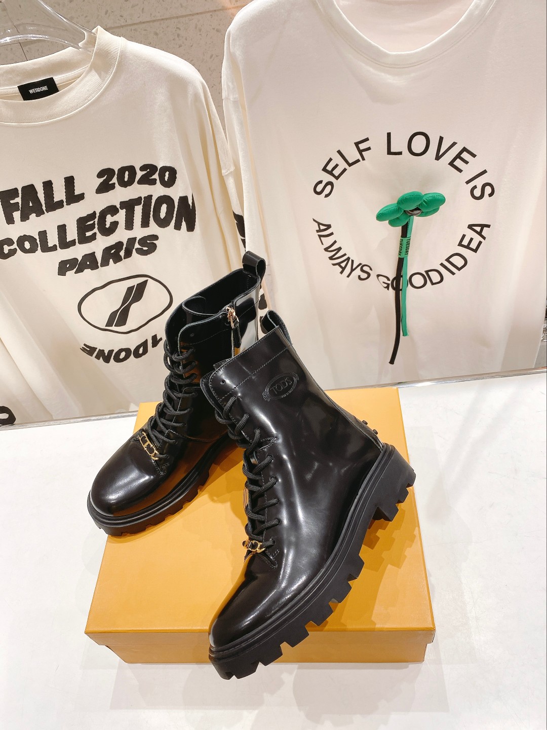 2022 Fashion: Thick-Tweet Belt and Martin Boots – Top Quality Leather, Stylish Design - 图片 4