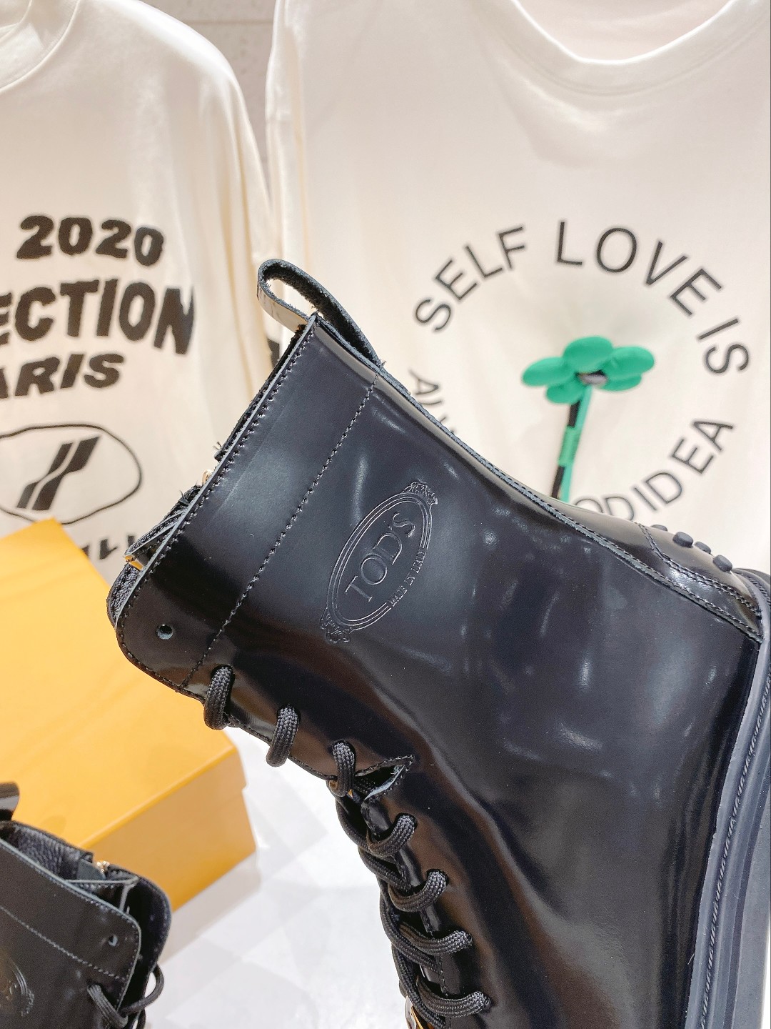 2022 Fashion: Thick-Tweet Belt and Martin Boots – Top Quality Leather, Stylish Design - 图片 7