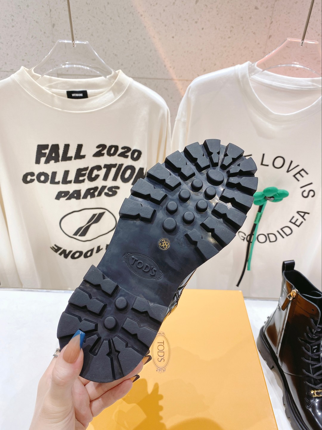 2022 Fashion: Thick-Tweet Belt and Martin Boots – Top Quality Leather, Stylish Design - 图片 9