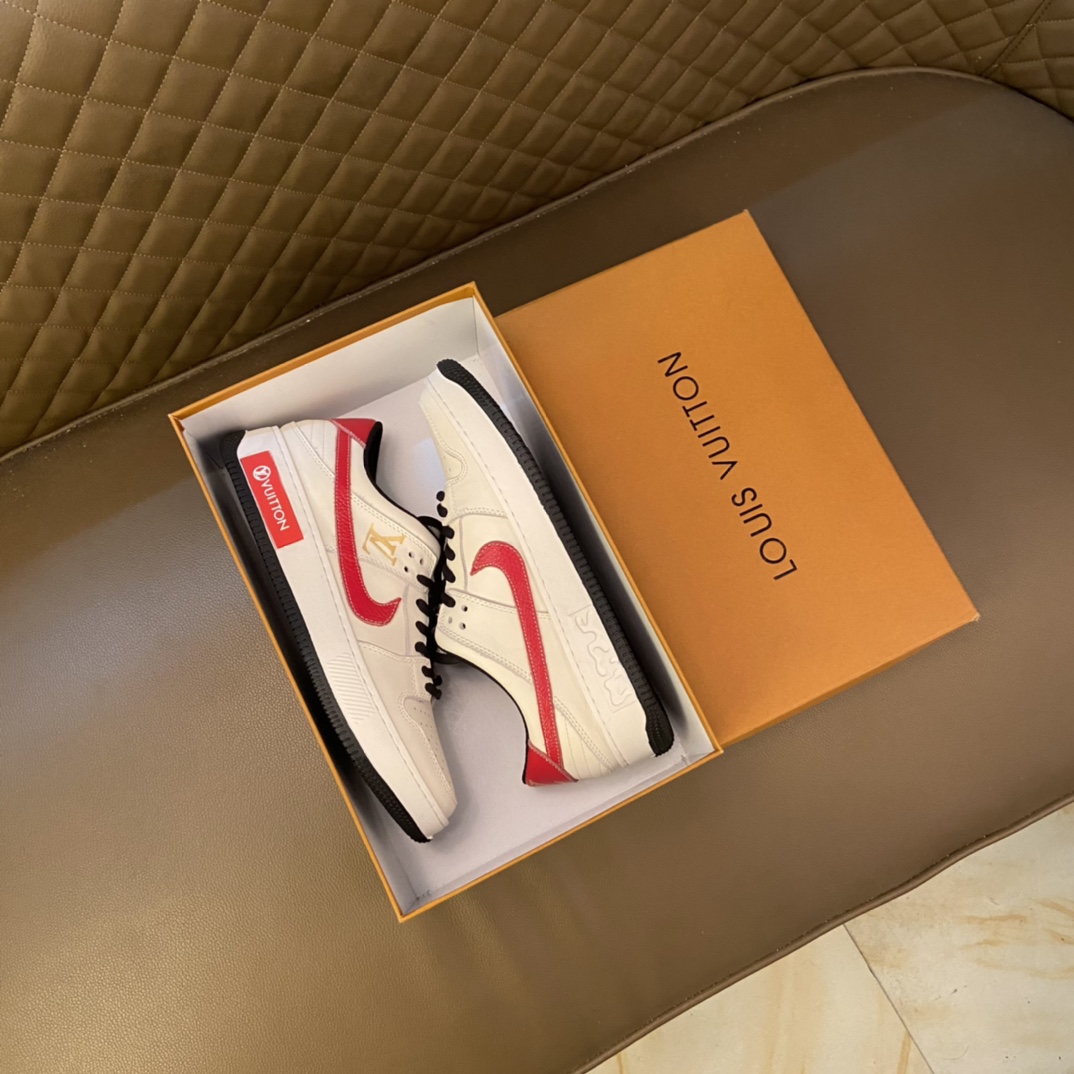 I5 LOUlS VUlTTON 路易威登～独特现风运动鞋.LV专柜代购休闲鞋 男士2022专柜同步发售,意大利进口原版品牌精选头层柔软牛皮.羊皮内里 拒绝脱色磨脚鞋底：原厂特供原版底,.法国懒人风格设计 套脚 贴原单品质 超舒服原版底 .就好像实物拍摄实物更赞 适合户外司机驾车完美 高品质板鞋,男装男鞋码数：38-44 45可定做 两色 选