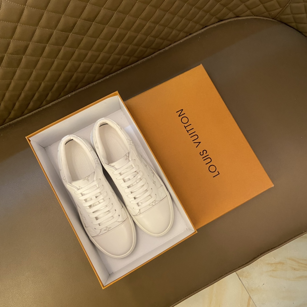 I0 LOUlS VUlTTON 路易威登～独特现风运动鞋.LV专柜代购休闲鞋 男士2022专柜同步发售,意大利进口原版品牌精选头层柔软牛皮.羊皮内里 拒绝脱色磨脚鞋底：原厂特供原版底,.法国懒人风格设计 套脚 贴原单品质 超舒服原版底 .就好像实物拍摄实物更赞 适合户外司机驾车完美 高品质板鞋,男装男鞋码数：38-44 45可定做 多色 选