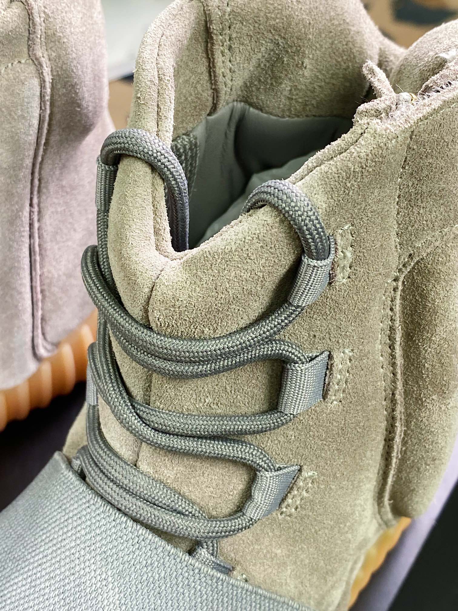 Kanye West x Originals YEEZY BOOST 750 ”Light Grey” first-generation high-top BB1840