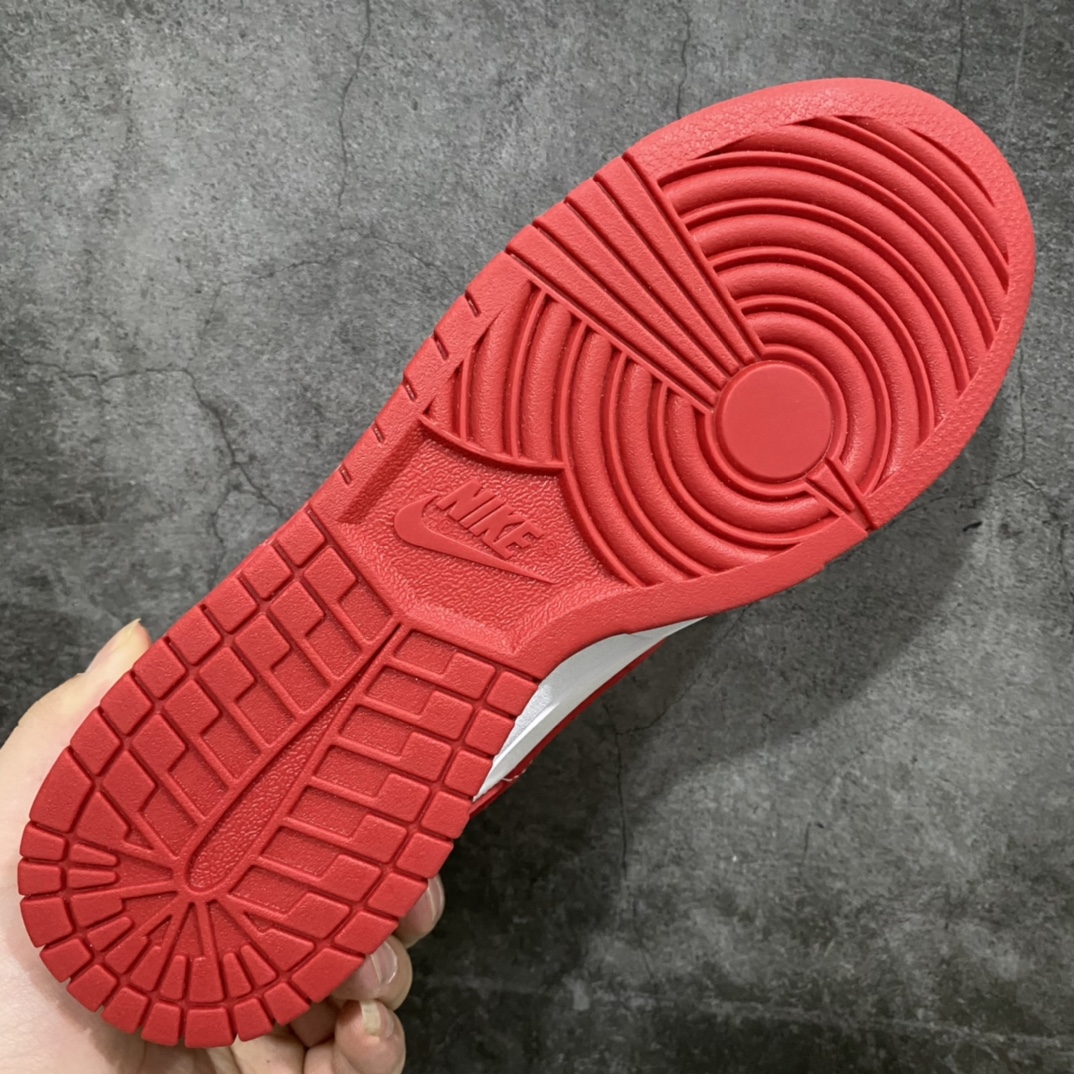 图片[9]-K版纯原 NK Dunk Low SP 白红 CU1727-100 原厂Sadesa D7 皮料 细纹排气孔完全一致 全套原楦原模倾力打造完美版型 独家原厂航空铝磨具打磨大底 鞋头坡度极致还原 无解鞋型 原盒原配 圈内天花板工艺 原厂冲刀 超高清洁度 全鞋零毛边皮料切割 采用原厂百宏鞋带以及原厂百宏织唛舌标 内标可供原厂几率过验 原厂中底布点胶 原厂中底布拉帮走线遵循公司‼️ 尺码：35.5 36 36.5 37.5 38 38.5 39 40 40.5 41 42 42.5 43 44 44.5 45 46 47.5-选品中心