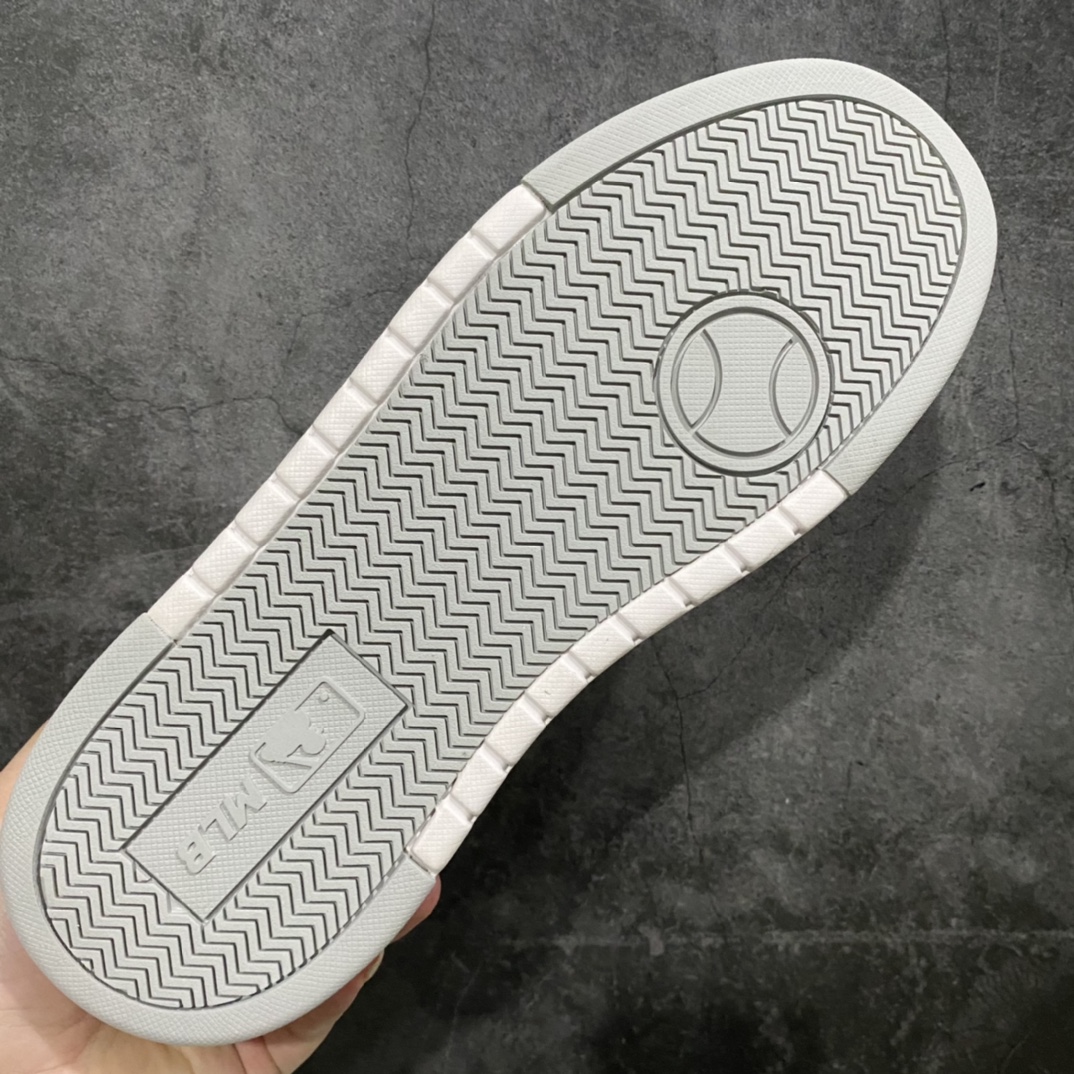 图片[8]-韩国洋基队NY大标潮流老爹鞋 MLB小白鞋市面上唯一顶级纯原版本 原材料打造 原楦原档案数据开发版型 完美鞋头弧度/后套收口效果🆚市面文案版本‼️ 原厂立体填充鞋舌海绵 中底注胶孔原数据开发模具大底 原厂转印标 保证不掉字 内增高6cm 原厂1：1模具开发 原厂进口纳米材质 原厂 全套手提袋 原盒雷射防伪标包装 天猫订单品质 官网尺码35 36 36.5 37.5 38 38.5 39 40 40.5 41 42 42.5 43 44 45-选品中心