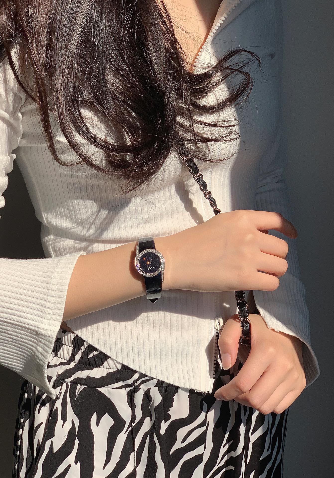 NO:390286,The blue starry sky freezes the bright galaxy between your wrists.19860909蓝色星空 将璀璨星河定格手腕之间.,,Watch