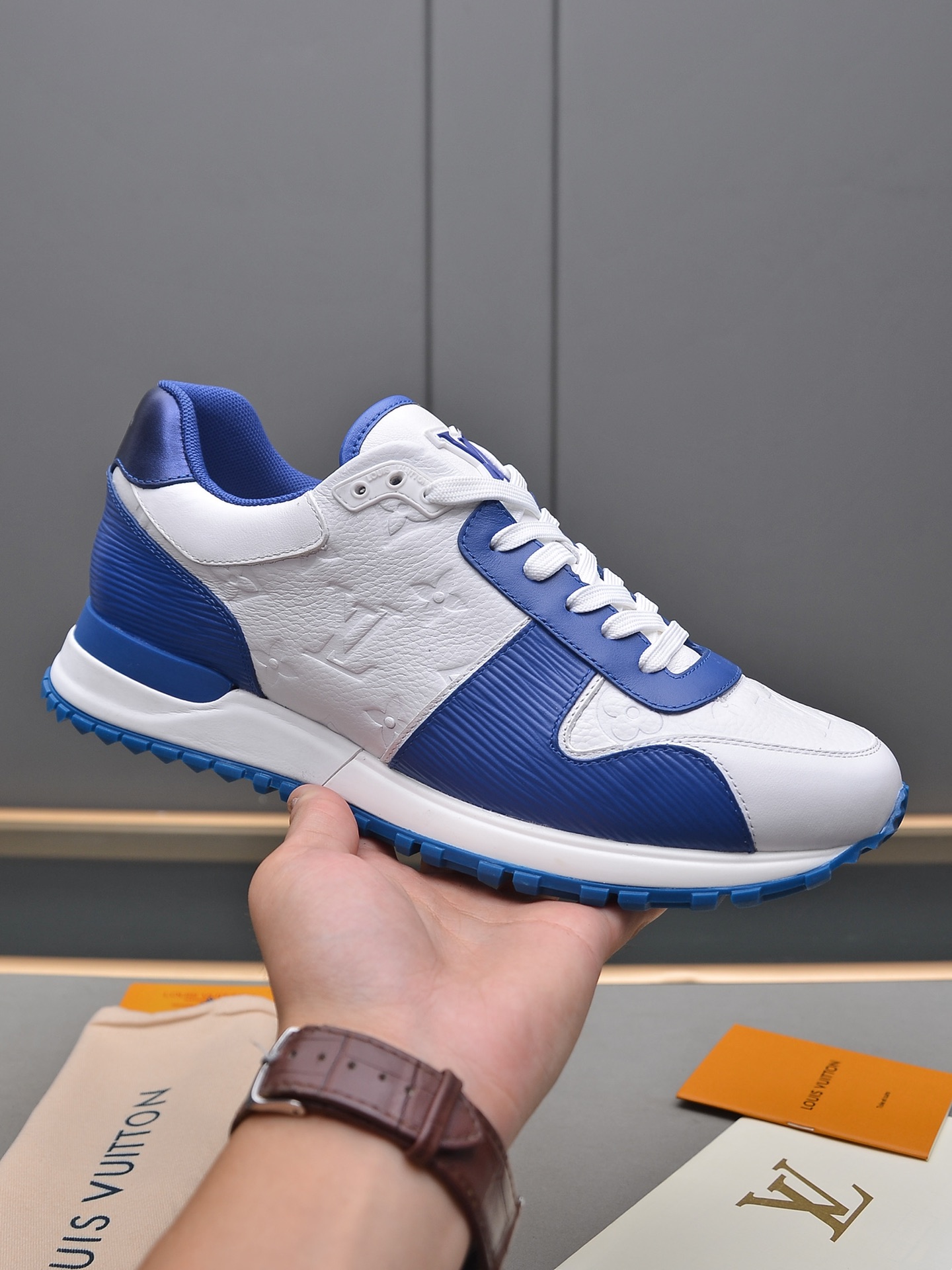 K5  LOUIS VUITTON高端原单Louis Vuitton 路易威登 LV  *——顶级版本 LV经典潮鞋选用进口原版牛皮 水染牛皮内里.原版耐磨橡胶大底高品质精品码数38-4545定做