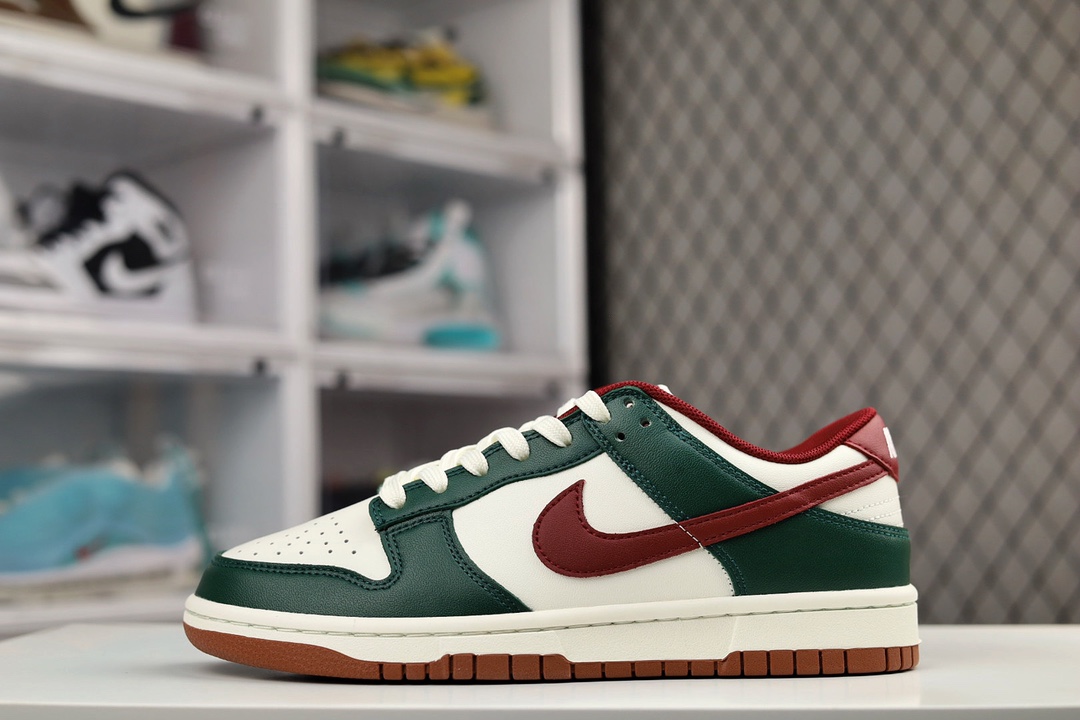 H0 公司级Nike SB Dunk Low 复古低帮休闲运动滑板板鞋。采用脚感柔软舒适ZoomAir气垫，有效吸收滑板等极限运动在落地时带来的冲击力，为街头运动者们更好的保护