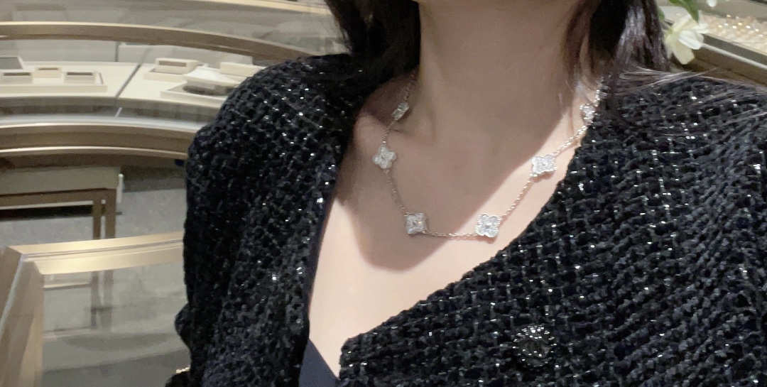 NO:741533,FD011# Ten pendant four-leaf clover beaded full diamond short chain, imported zircon hand-inlaid, thickly plated 18k white gold, Cartier high-end jewelry19860909FD011#十坠四叶草串珠全钻短链 进口锆石手工镶嵌 厚镀18k白金,,卡迪亚高端饰品,Jewelry