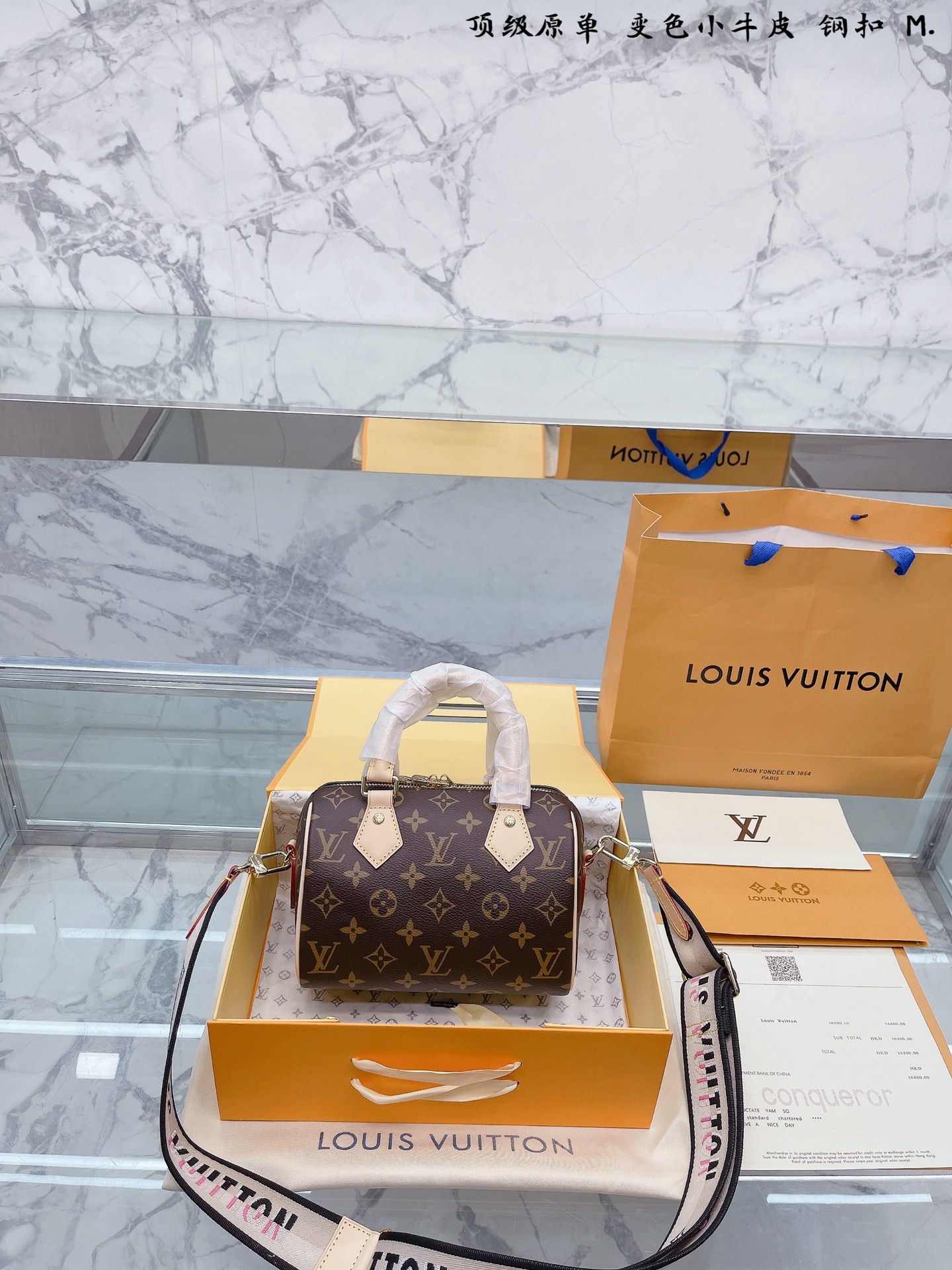 原单 钢扣  Louis Vuitton 路易威登 LV  S Louis Vuitton 路易威登 LV  系列 city kee Louis Vuitton 路易威登 LV  Snano 枕头包这款Retiro 手袋以标志性 经典永恒。优雅低调的外形设计和宽敞的包身更加入了实用性 尺寸20 15cm