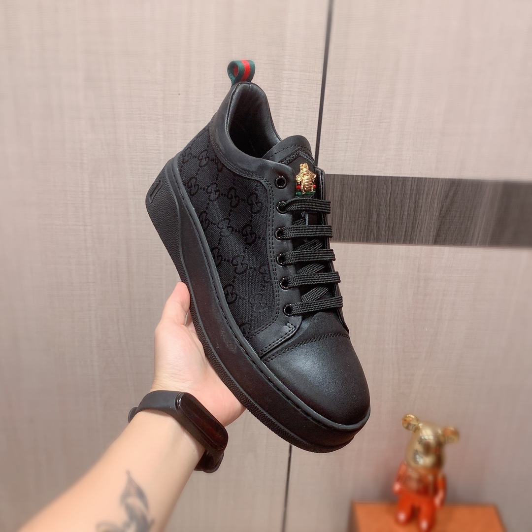 I5 高帮: Gucci  古奇   最新爆款休闲鞋，顶端品牌奢侈～代购，顶级～质量。专柜同卖产品鞋面選用进口透气牛皮搭配布面料材质透气羊皮内里精细做工。原版个性时尚柔软橡膠耐磨防滑大底，上脚轻巧舒适，实物拍摄實物更好看，012广州码: 38-44。3色入选”},”subimgsSrc”:,”isTop”:0,”negativeStock”:true,”share_time”:”