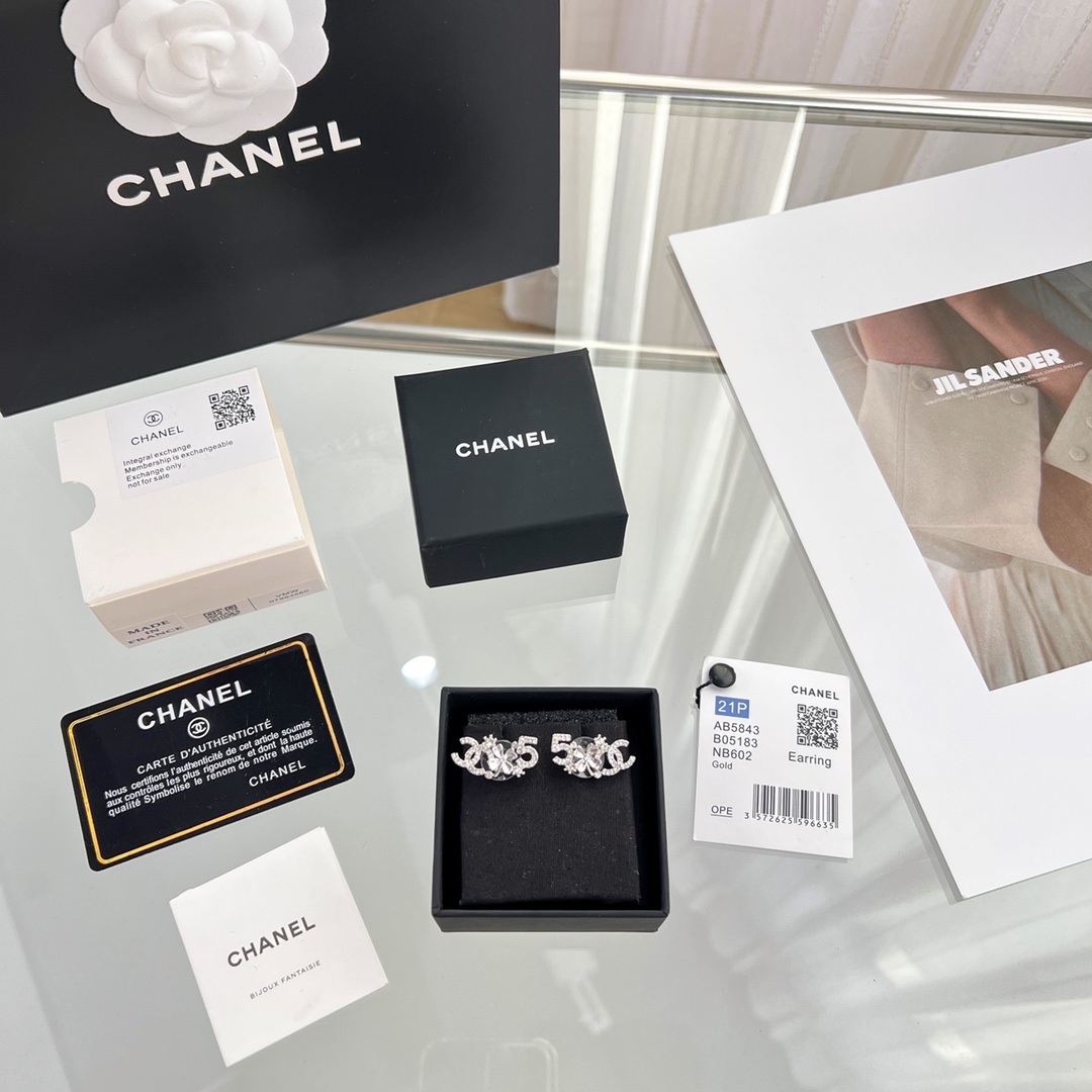 新款☑️CHANEL香奈儿双c四叶草5字耳钉耳环