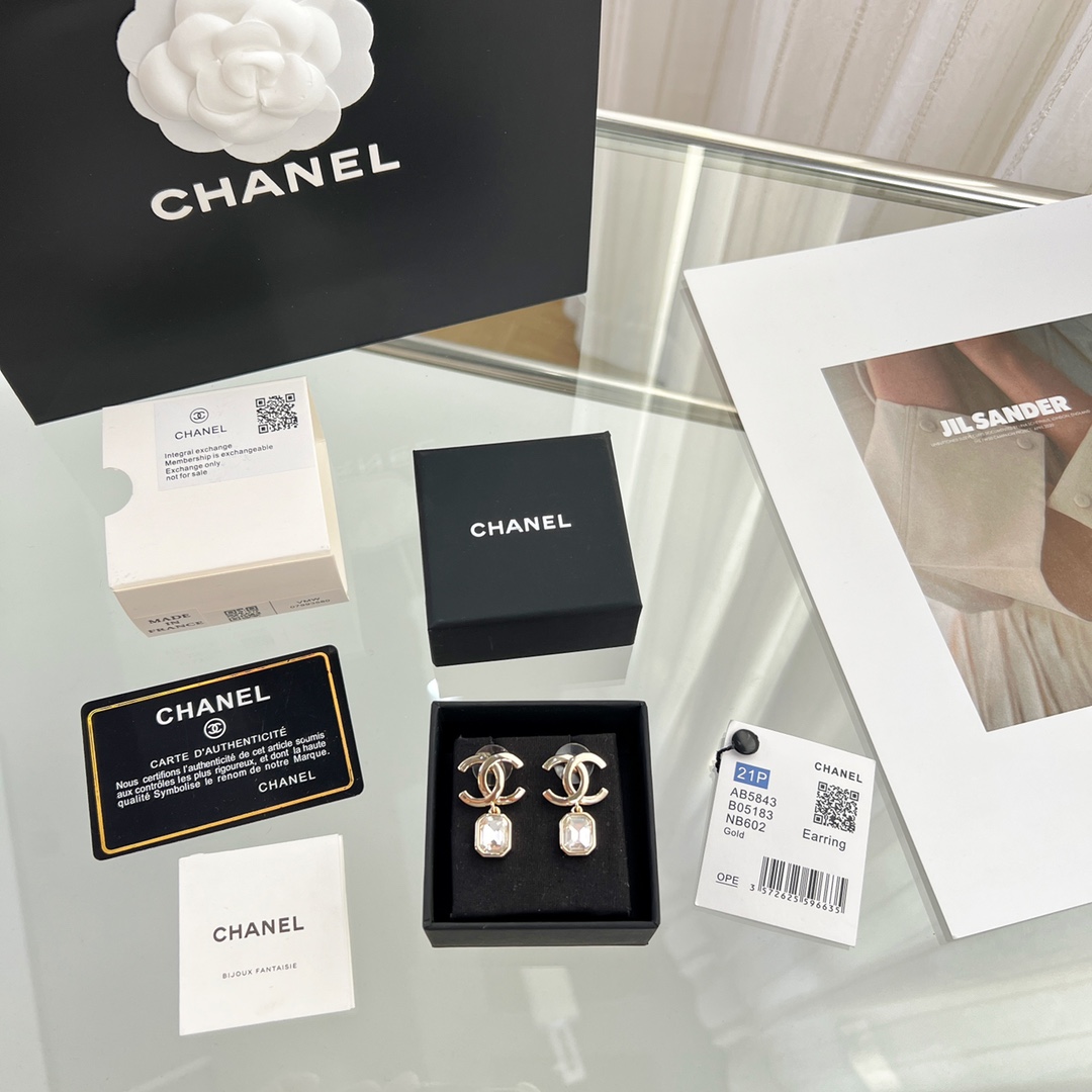 新款☑️CHANEL香奈儿双c方钻耳钉耳环