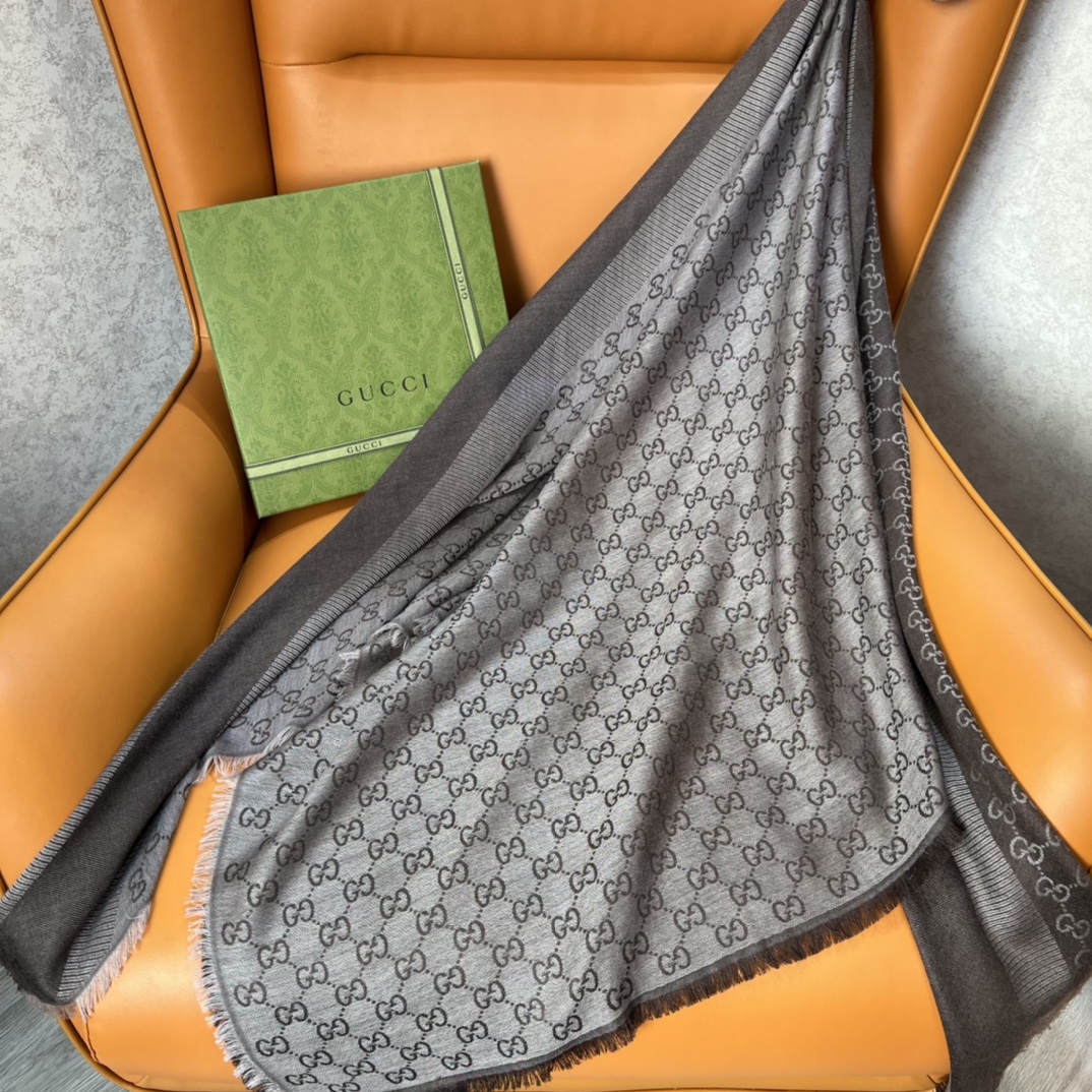 Gucci Wool & Silk Scarf with GG Logo - 140cm x 140cm, Soft & Luxurious 3 i1665151058 4993 7