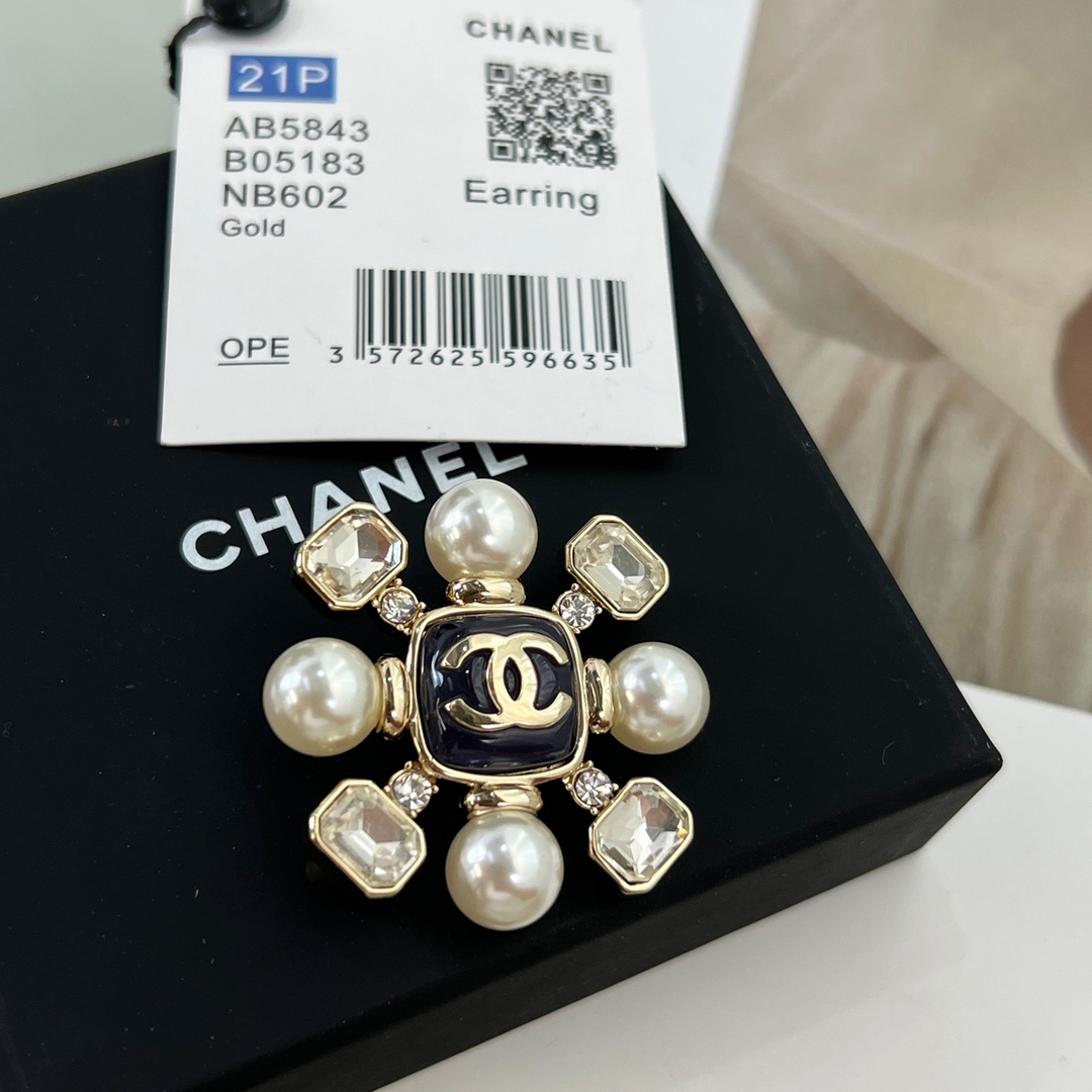 新款☑️CHANEL香奈儿双c雪花珍珠胸针