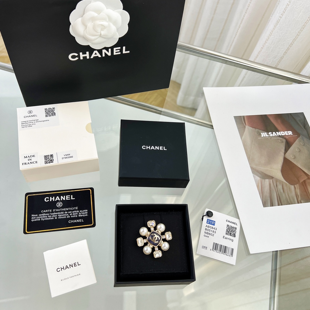 新款☑️CHANEL香奈儿双c雪花珍珠胸针