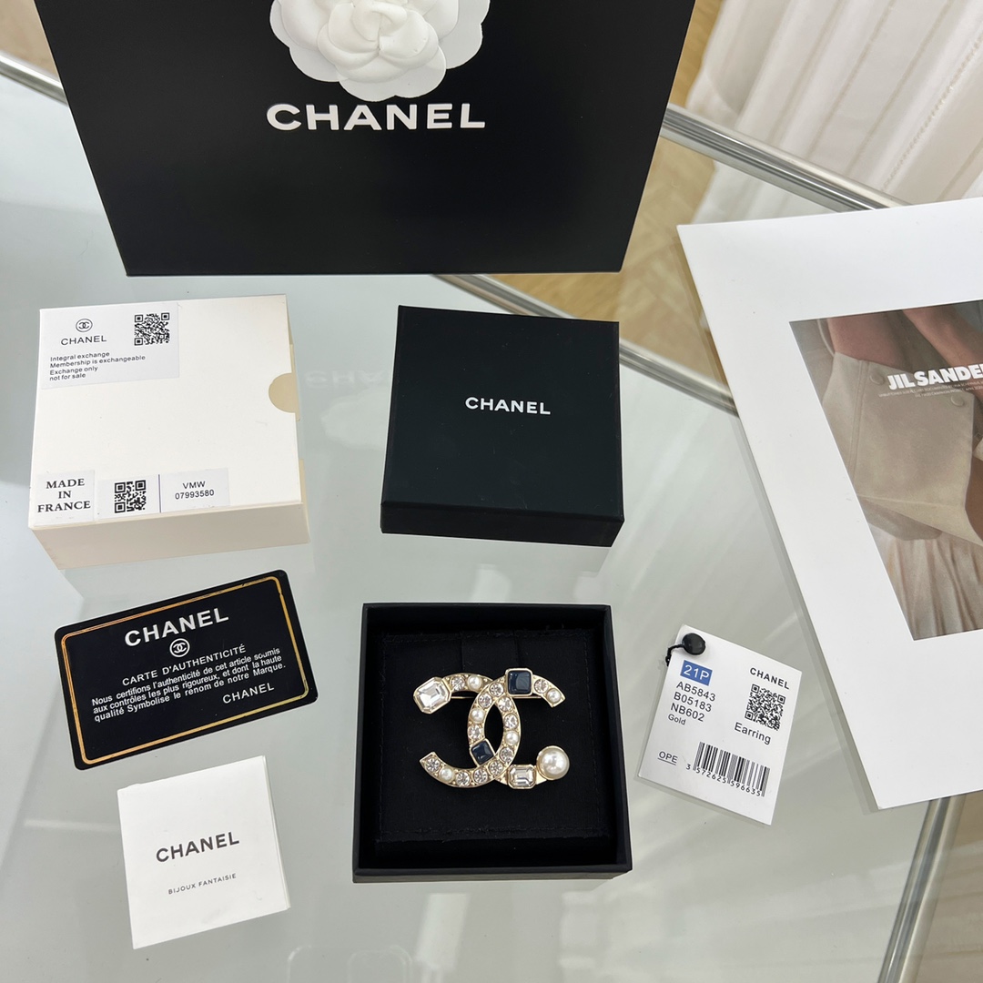 新款☑️CHANEL香奈儿双c方钻珍珠胸针