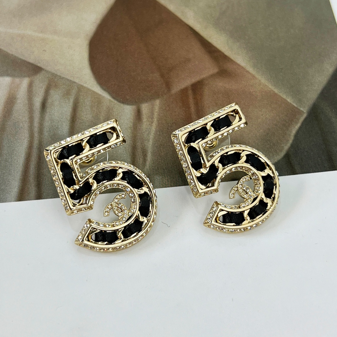 新款☑️CHANEL香奈儿双c黑皮绳5字耳环耳钉