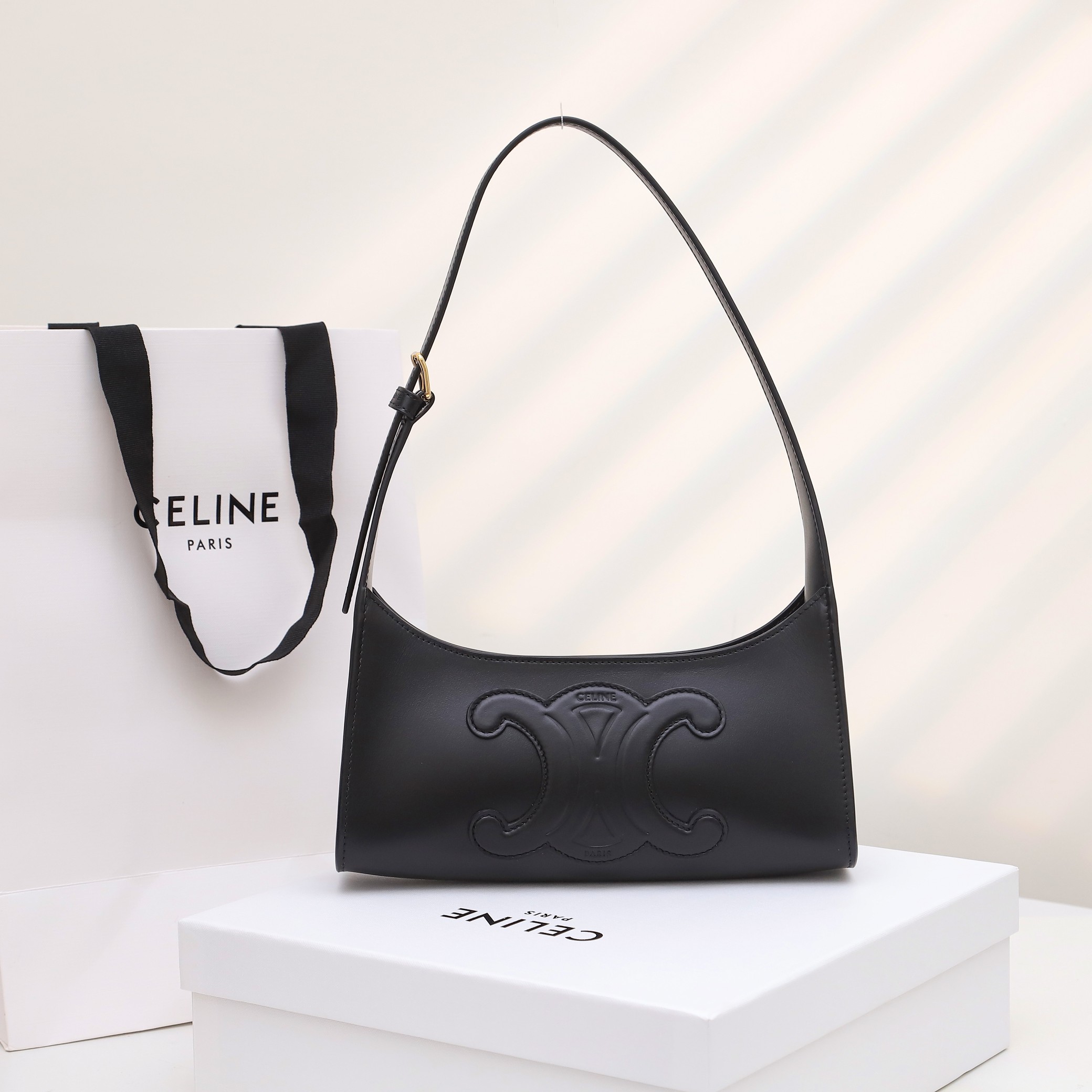 Celine Borse Crossbody & Borse a Tracolla Nero Pelle di vitello bovina Sottobraccio