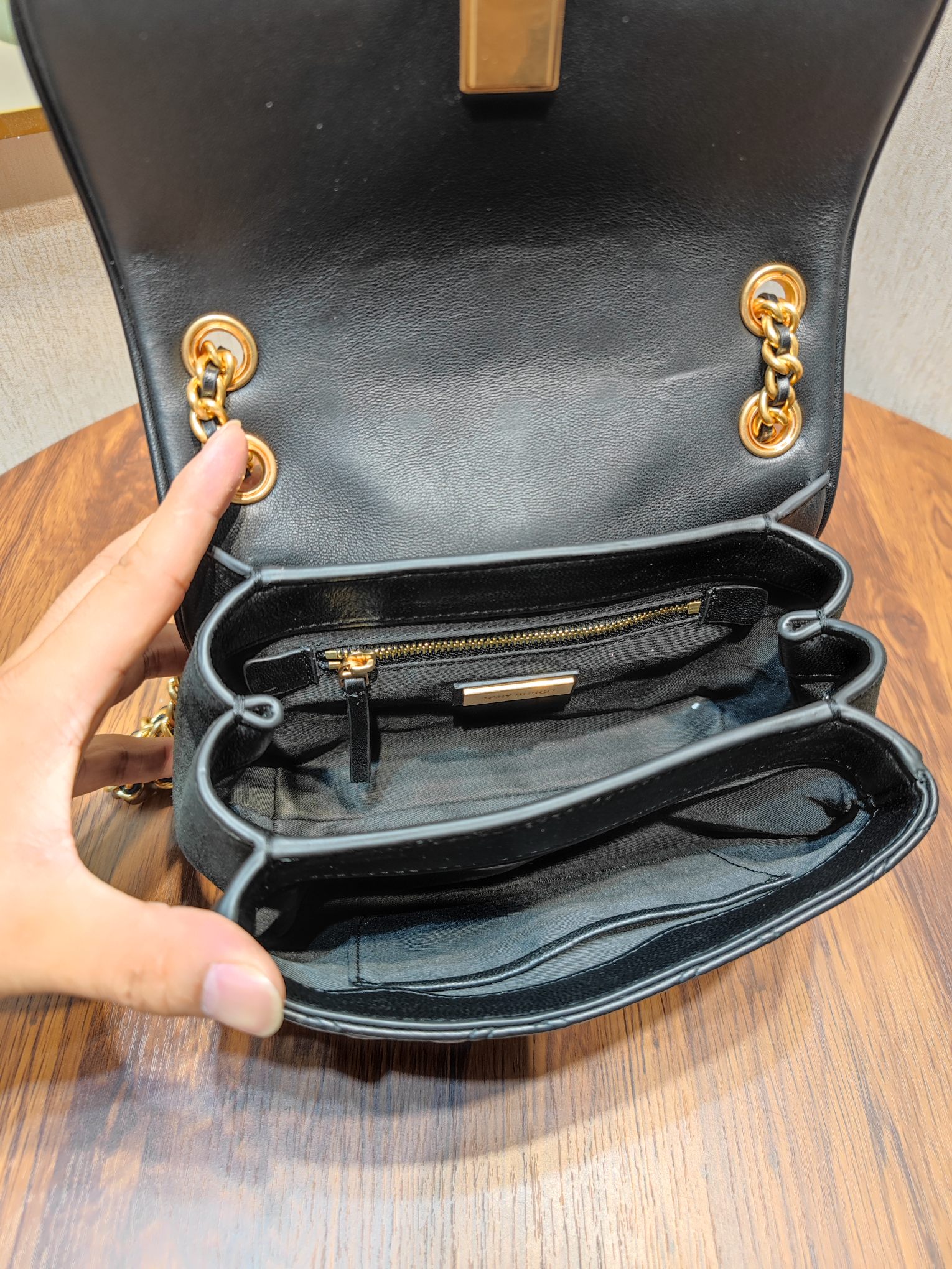Tory Burch 编号740 TORY BURCH 汤丽柏琦 FLEMING中号软皮链条肩背包