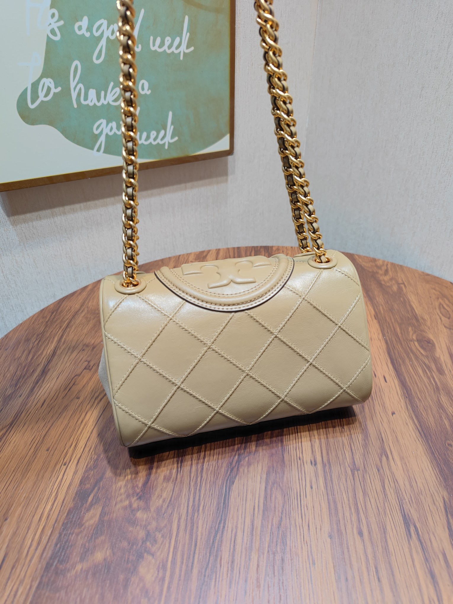 Tory Burch 编号740 TORY BURCH 汤丽柏琦 FLEMING中号软皮链条肩背包