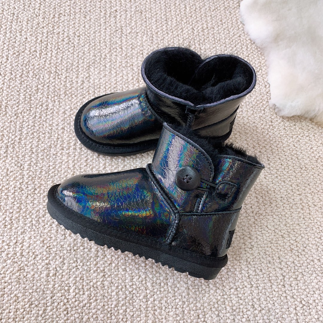 图片[5]-UGG羊毛雪地靴 镭射木扣系列三色～ 材质：头层牛皮压花➕羊毛，防滑牛筋底 ✦既可以时尚好看，也可以防水防污☝🏻 尺码：童25-35-选品中心