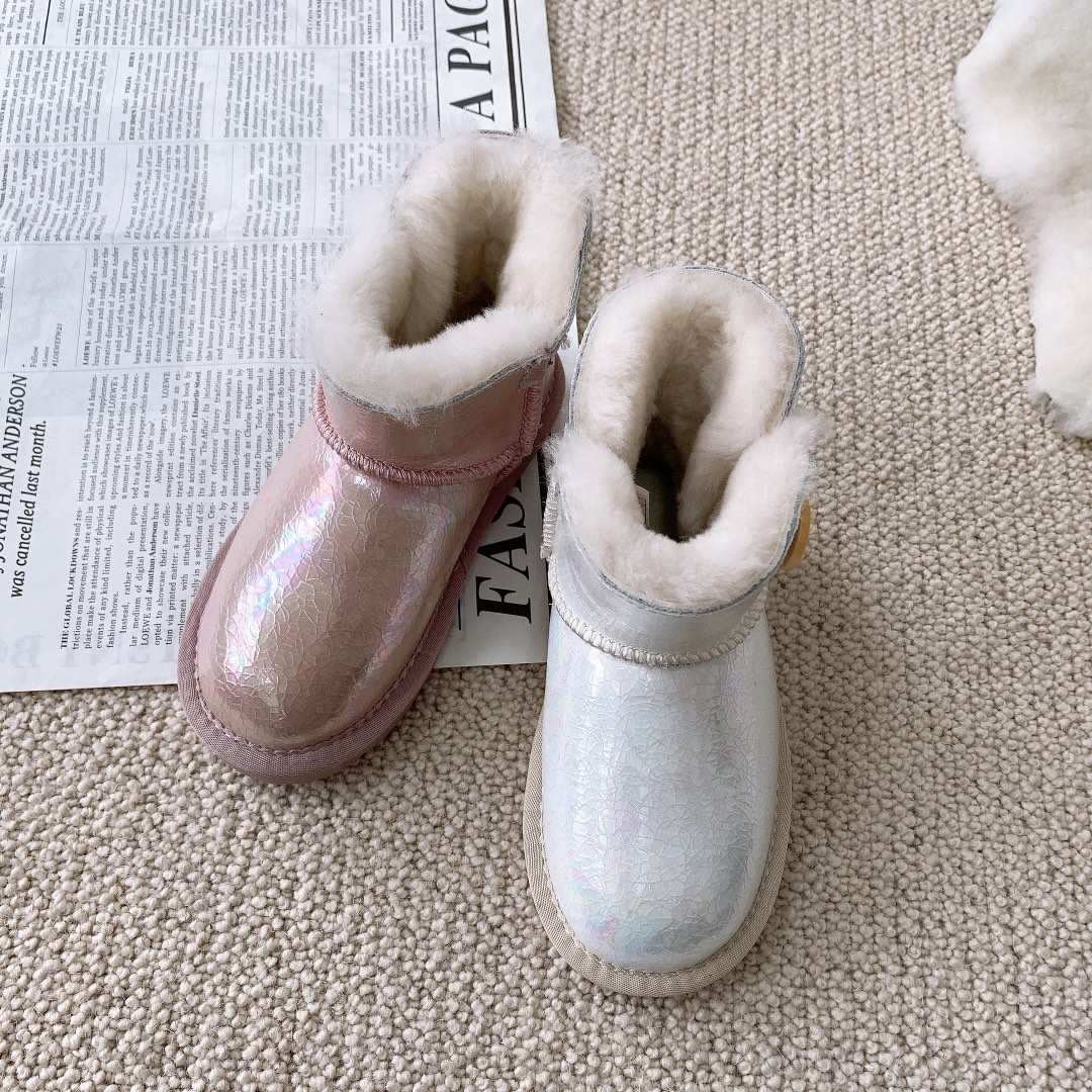 图片[6]-UGG羊毛雪地靴 镭射木扣系列三色～ 材质：头层牛皮压花➕羊毛，防滑牛筋底 ✦既可以时尚好看，也可以防水防污☝🏻 尺码：童25-35-选品中心