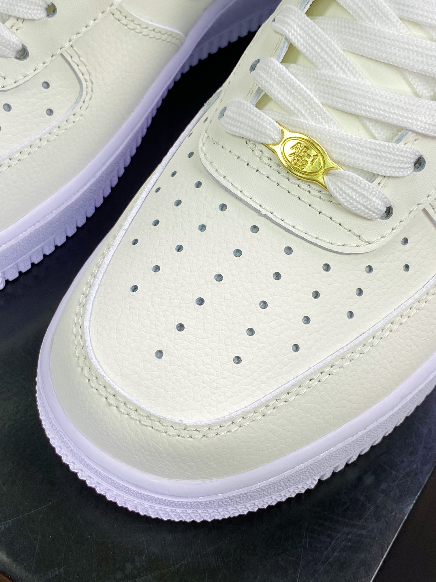 200  Air Force 1 Low”空军一号低帮经典百搭休闲运动板鞋“米白绿双勾金扣”DQ7582-101