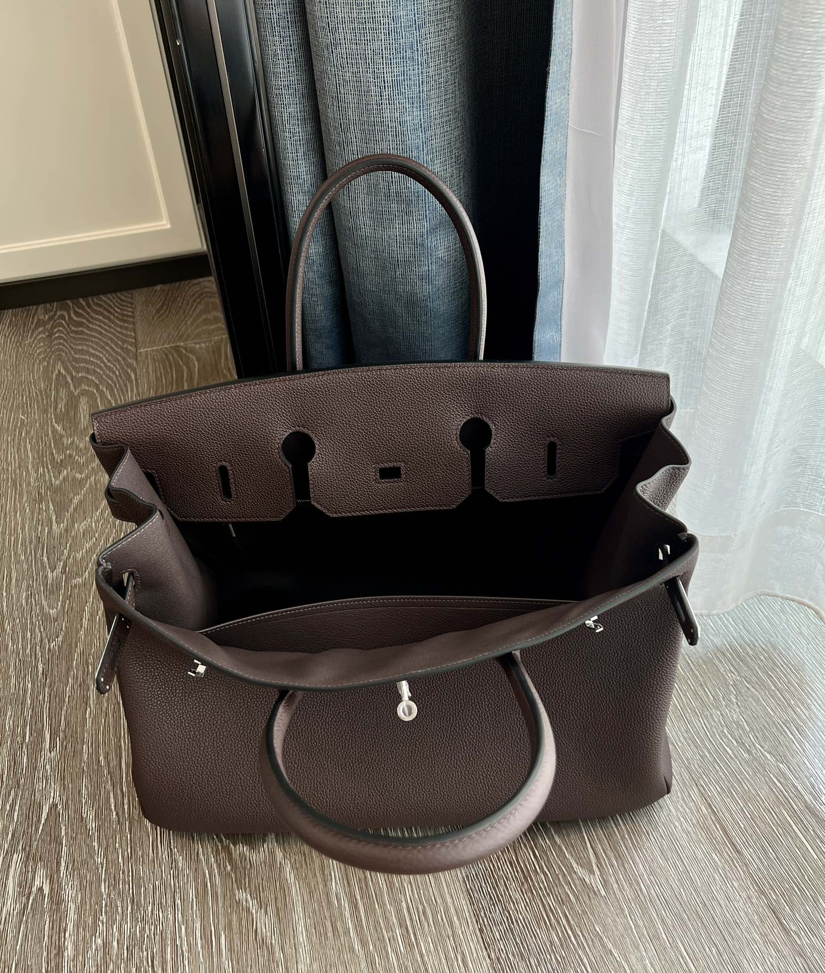 Elegant Birkin 40cm Togo Leather Handbag with Silver Hardware 7 i1665205452 7102 5