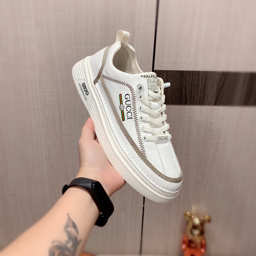 I5  Gucci  古奇   最新爆款休闲鞋，顶端品牌奢侈～代购，顶级～质量。专柜同卖产品鞋面選用进口透气材质透气内里精细做工。原版个性时尚柔软橡膠耐磨防滑大底，上脚轻巧舒适，实物拍摄實物更好看，002码: 39-44。白色”},”showAddCart”:true,”digital_watermark”:1.7519304065e+16,”normal”:true,”sku”:{“id”:”default