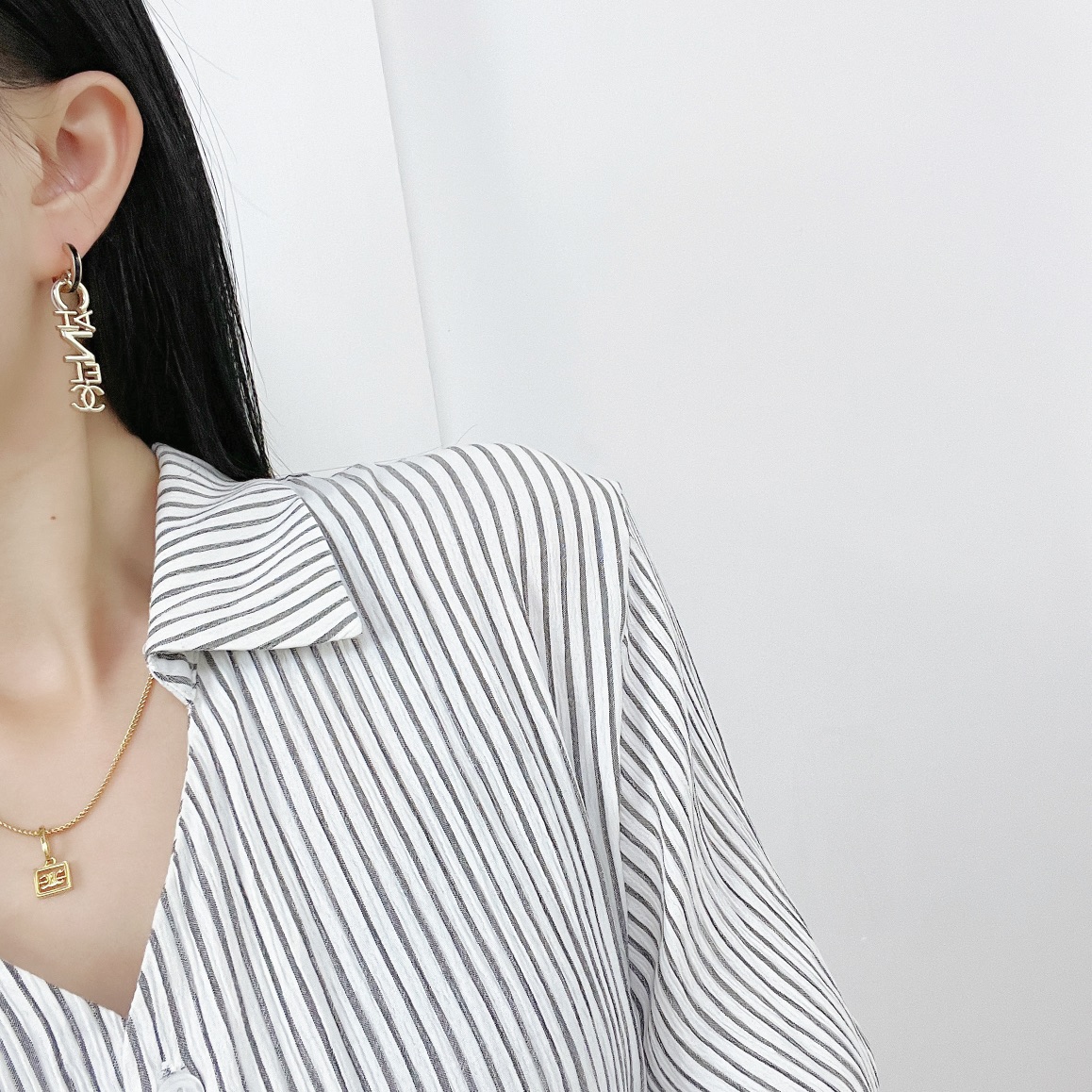 新款☑️CHANEL香奈儿金色双c字母耳钉耳环